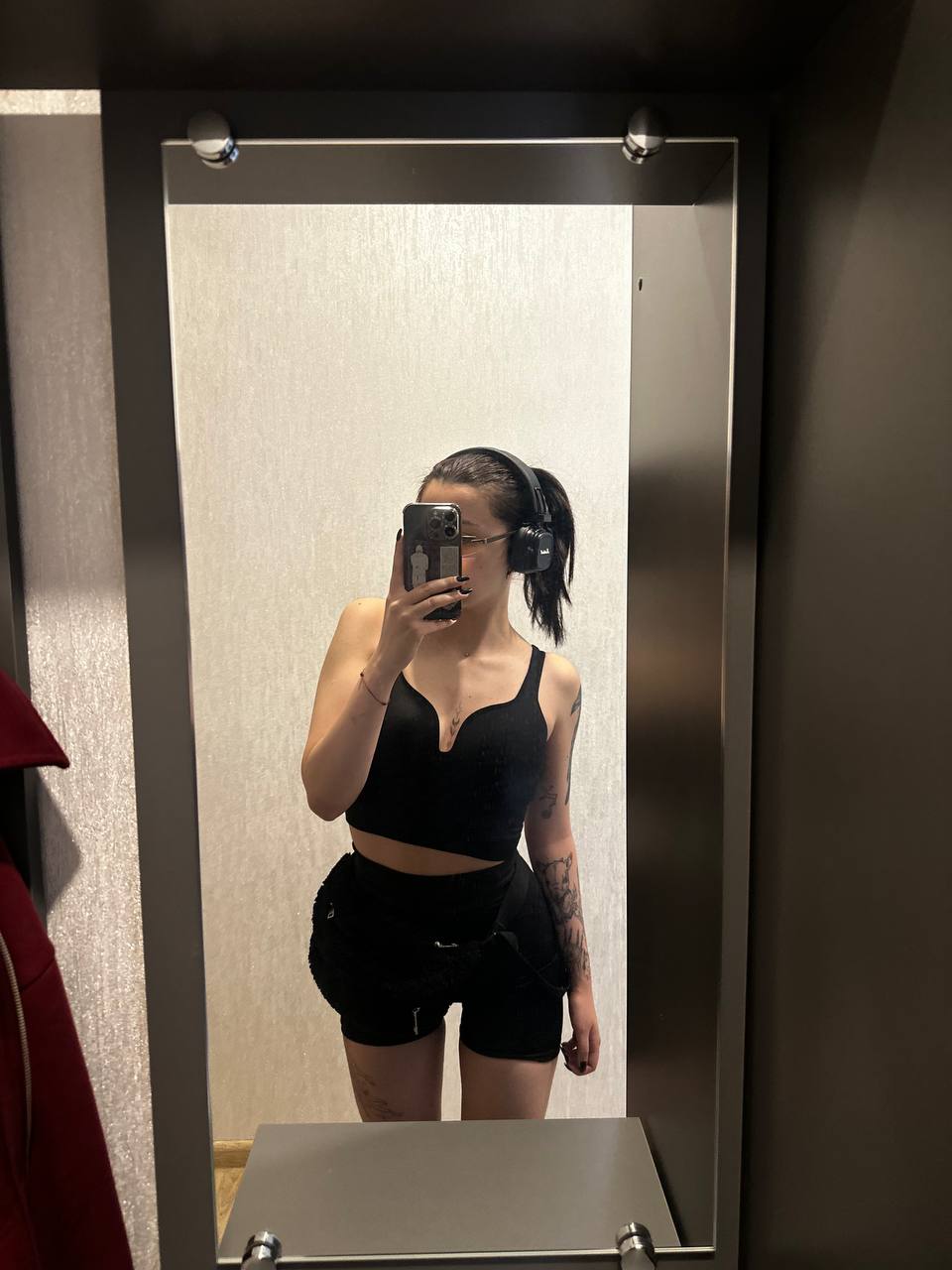 @Huavates.