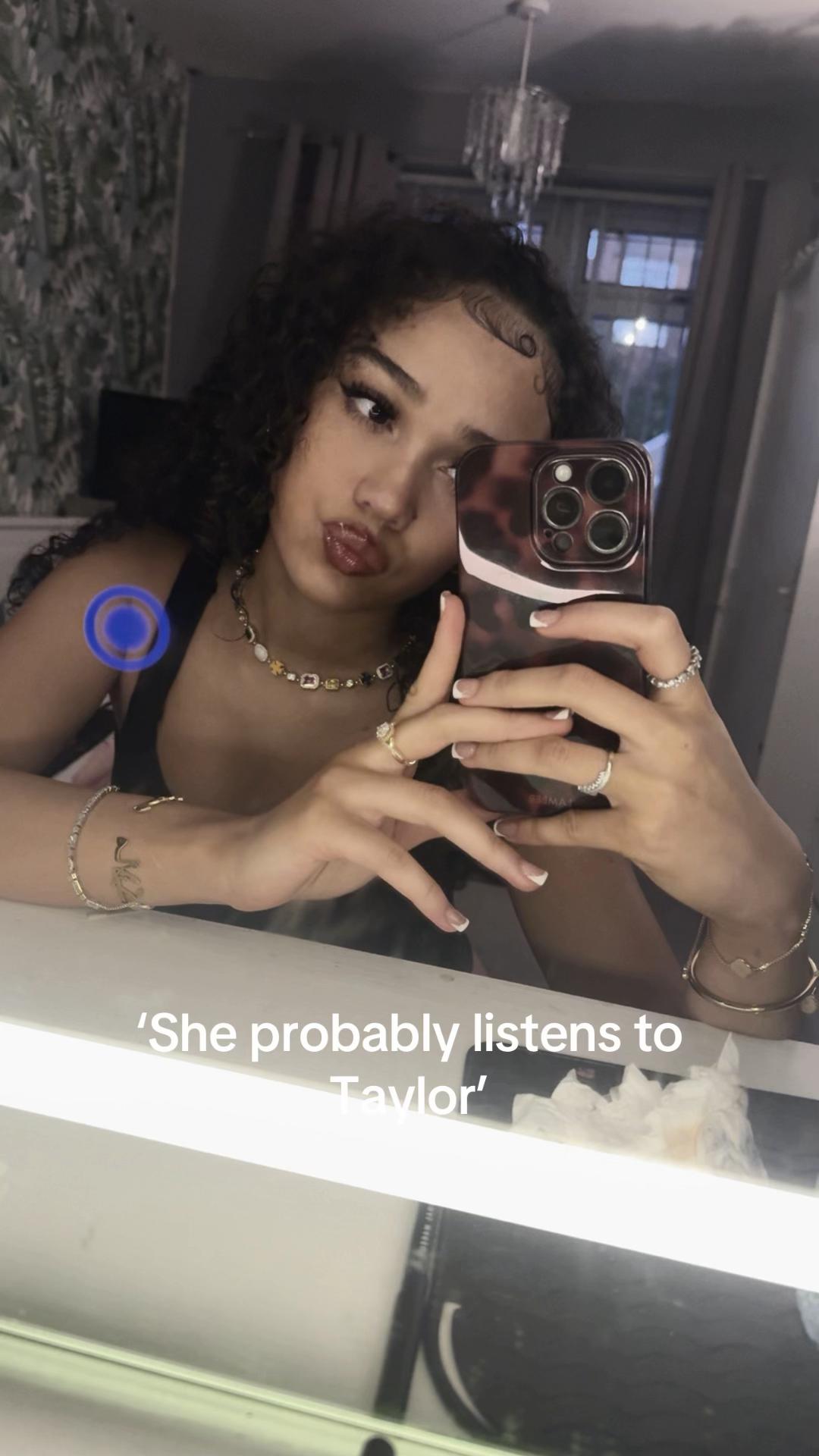 @️　 　  ️   ️na&eacute;
