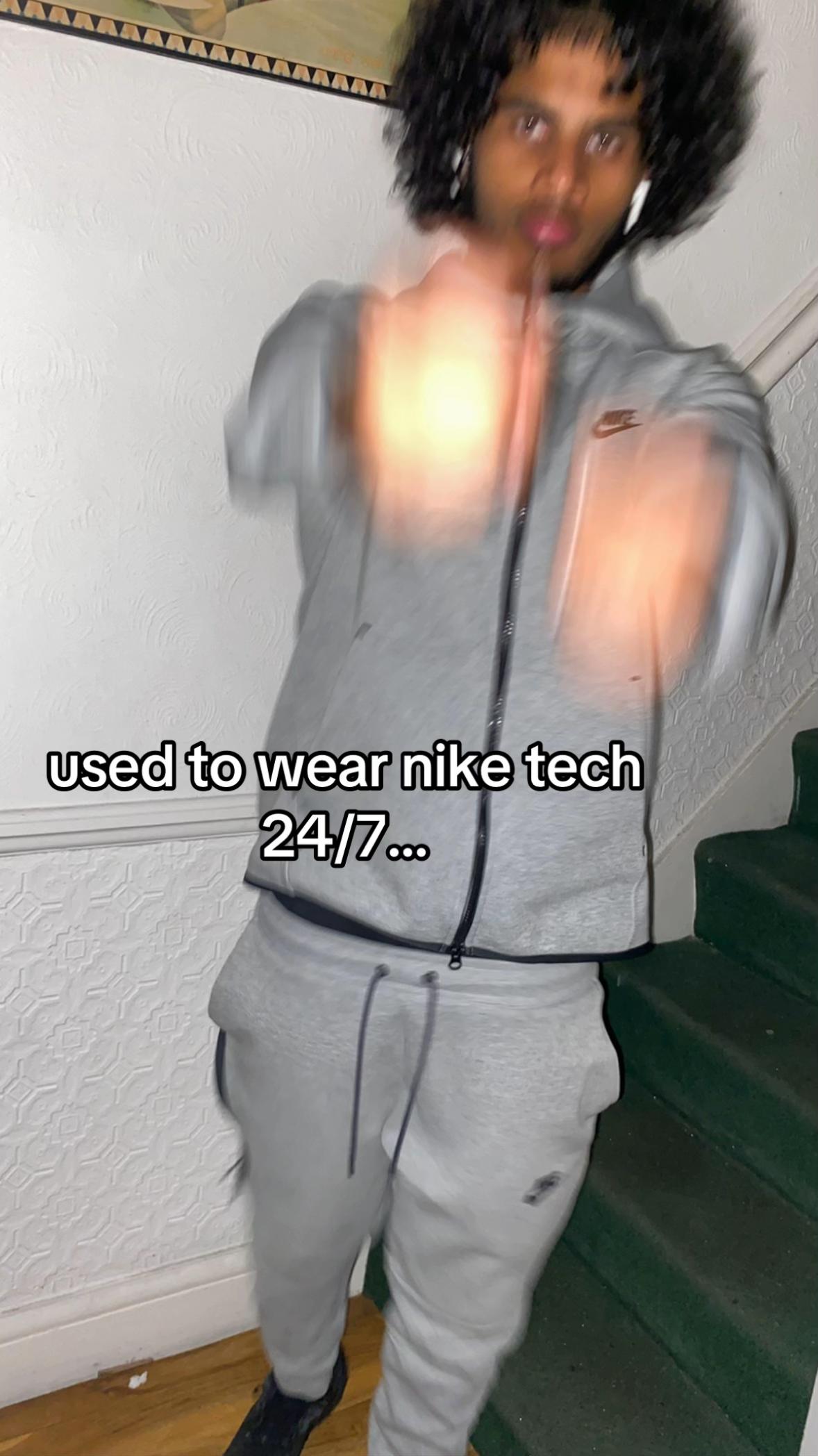 @SCREWLOOSE