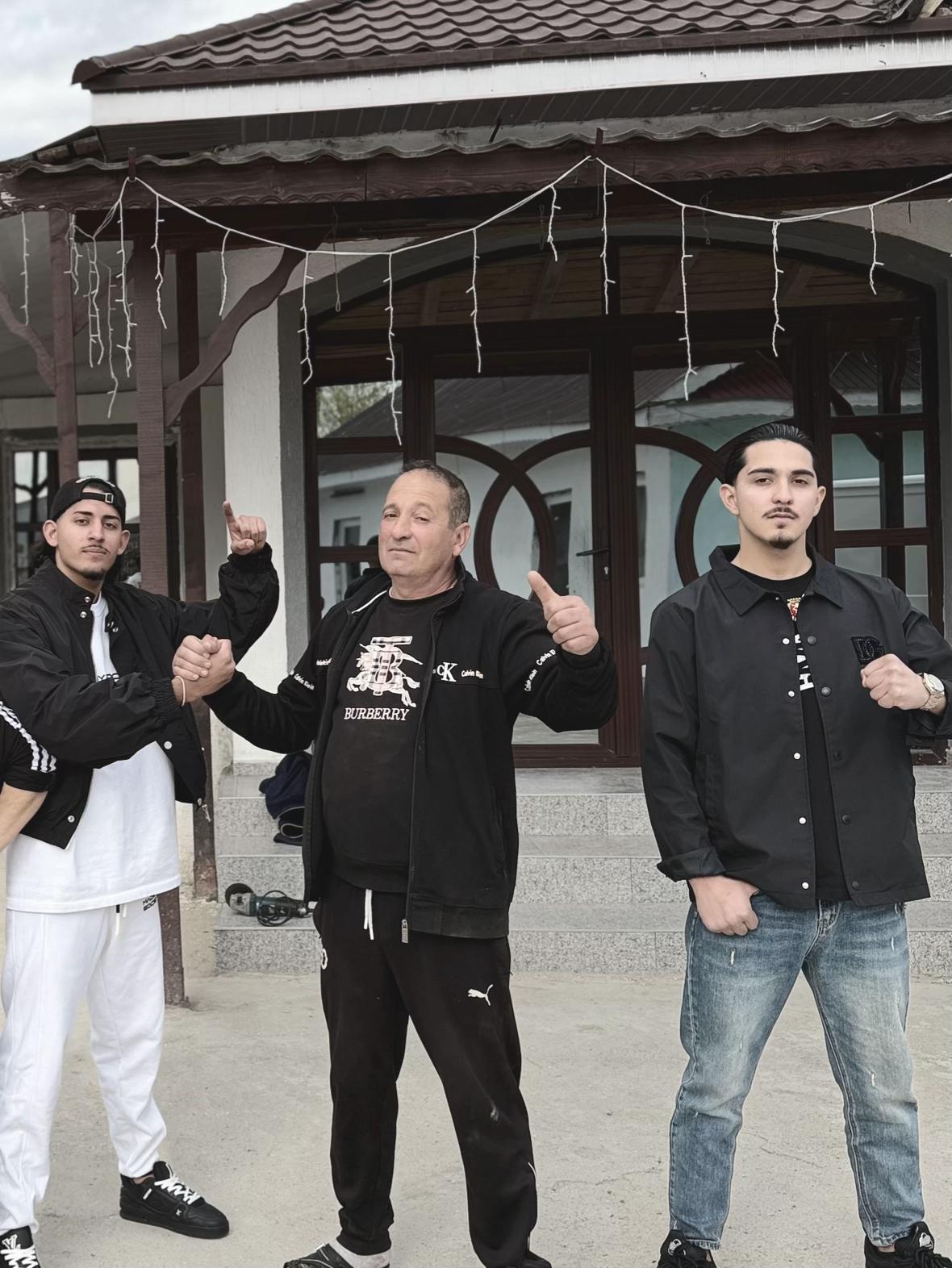@🇦🇱𝐀𝐠𝐫𝐞𝐬𝐢𝐯𝐮_𝟕𝟕🇦🇱