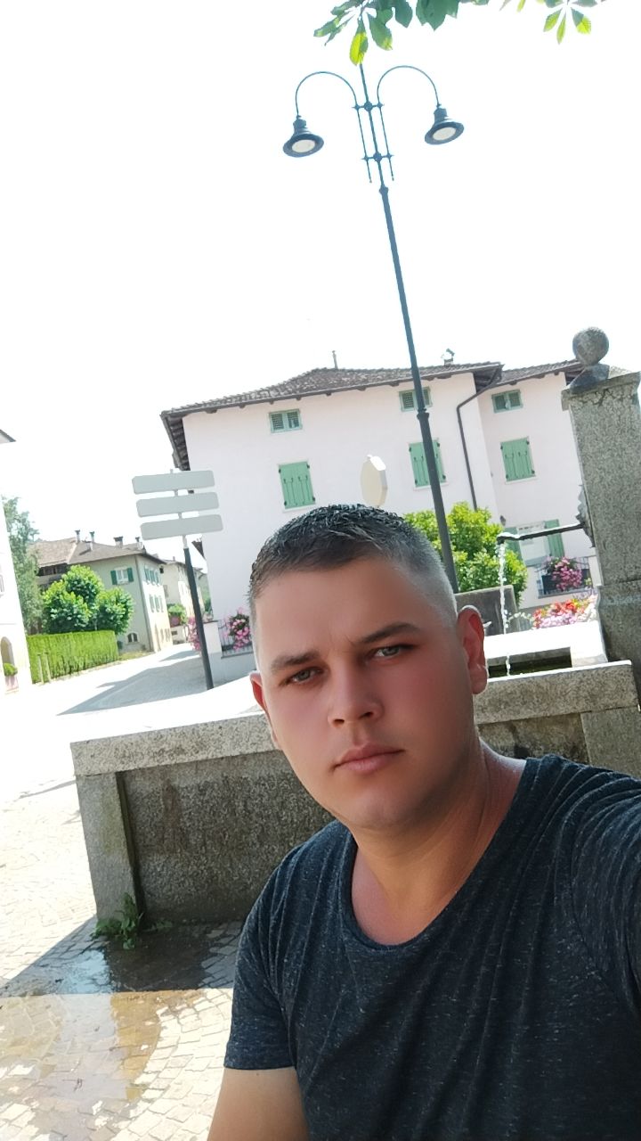 @Gabriel Livarariu