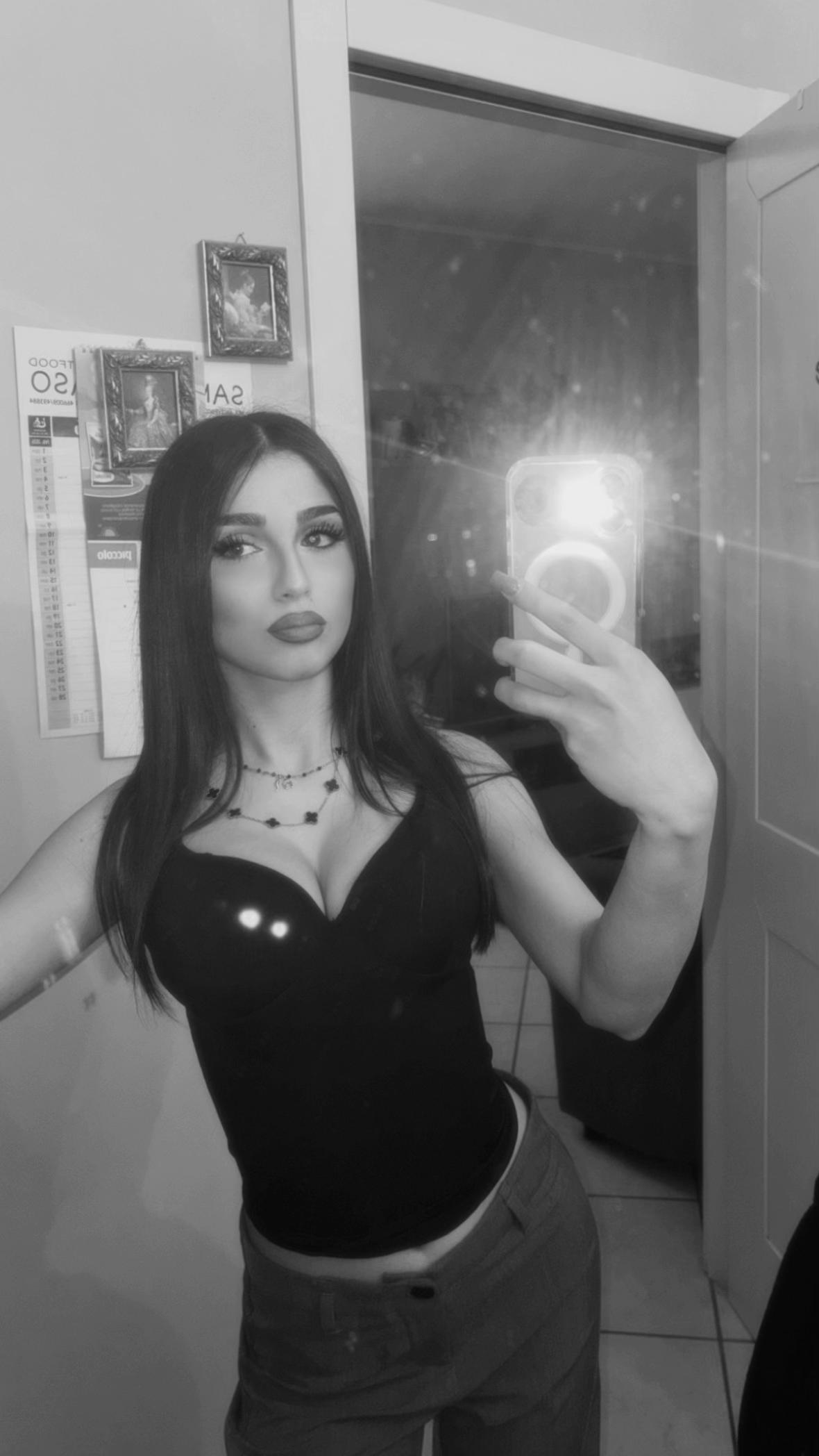 @Laura🪽