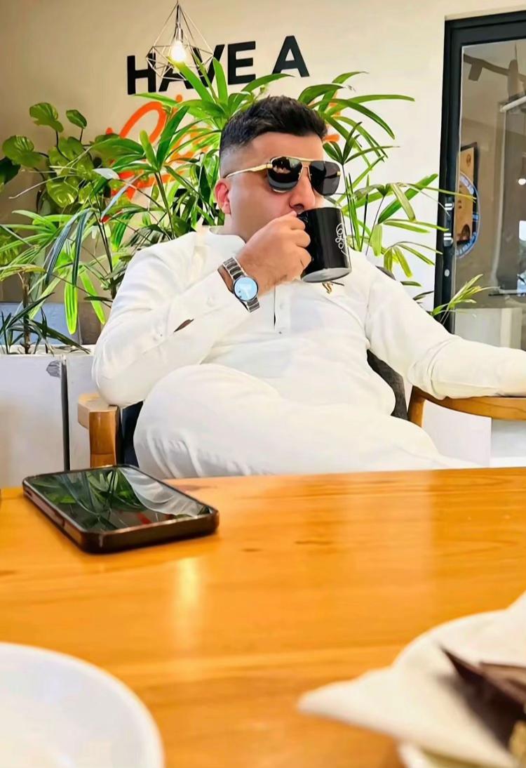 @MAZI_GANGSTER