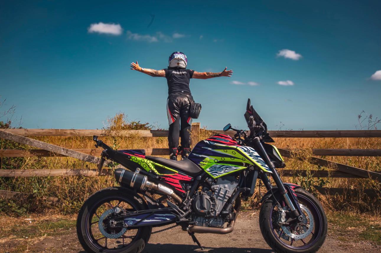 @ThatGirlRides