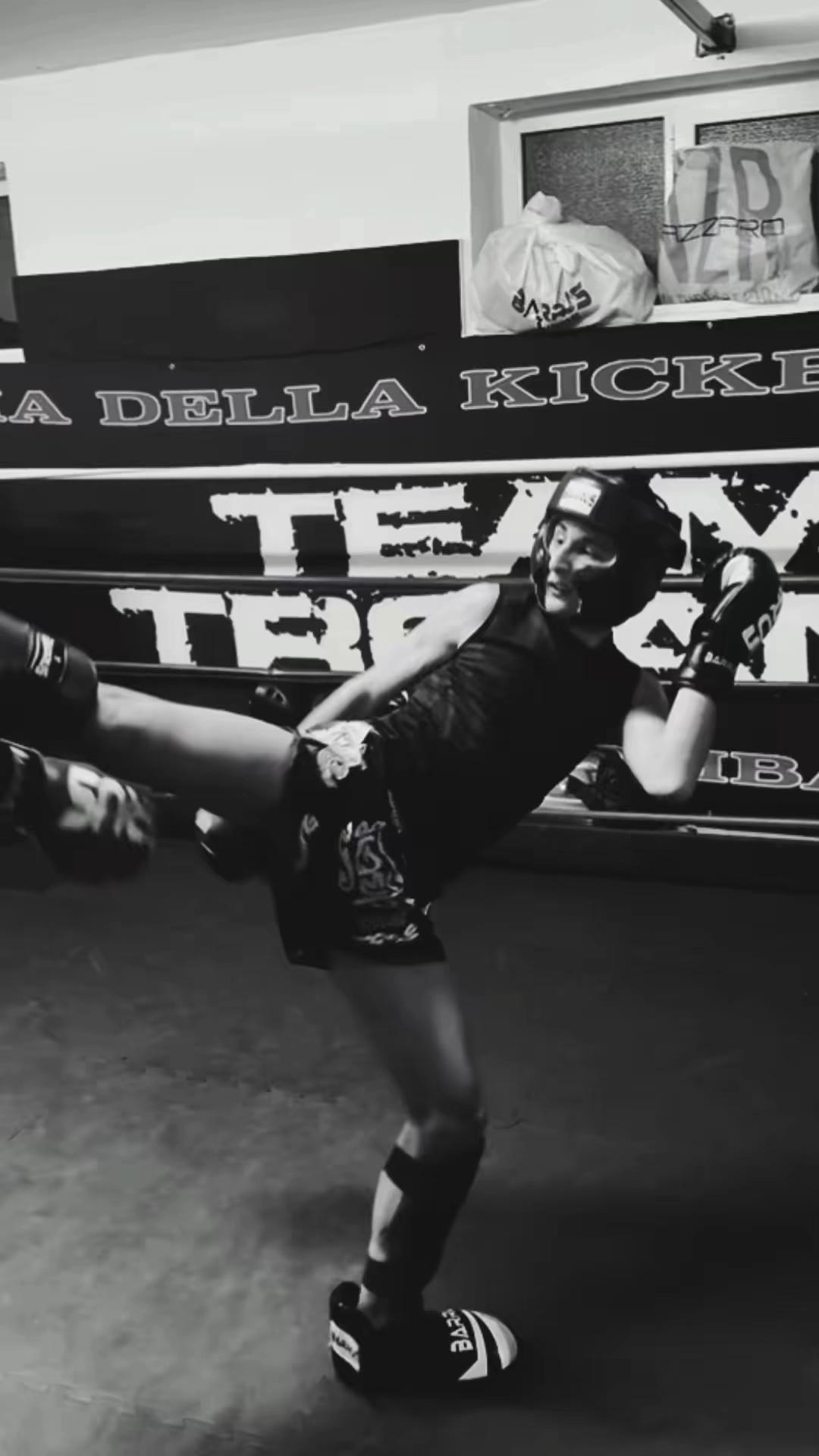 @C R I 🥊
