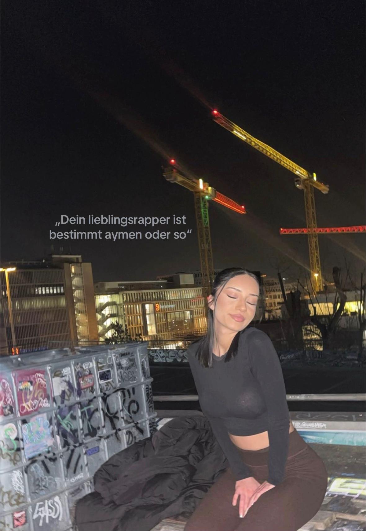 @𝔇
