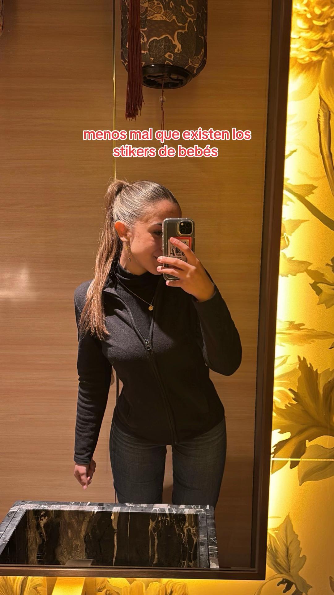 @🐴