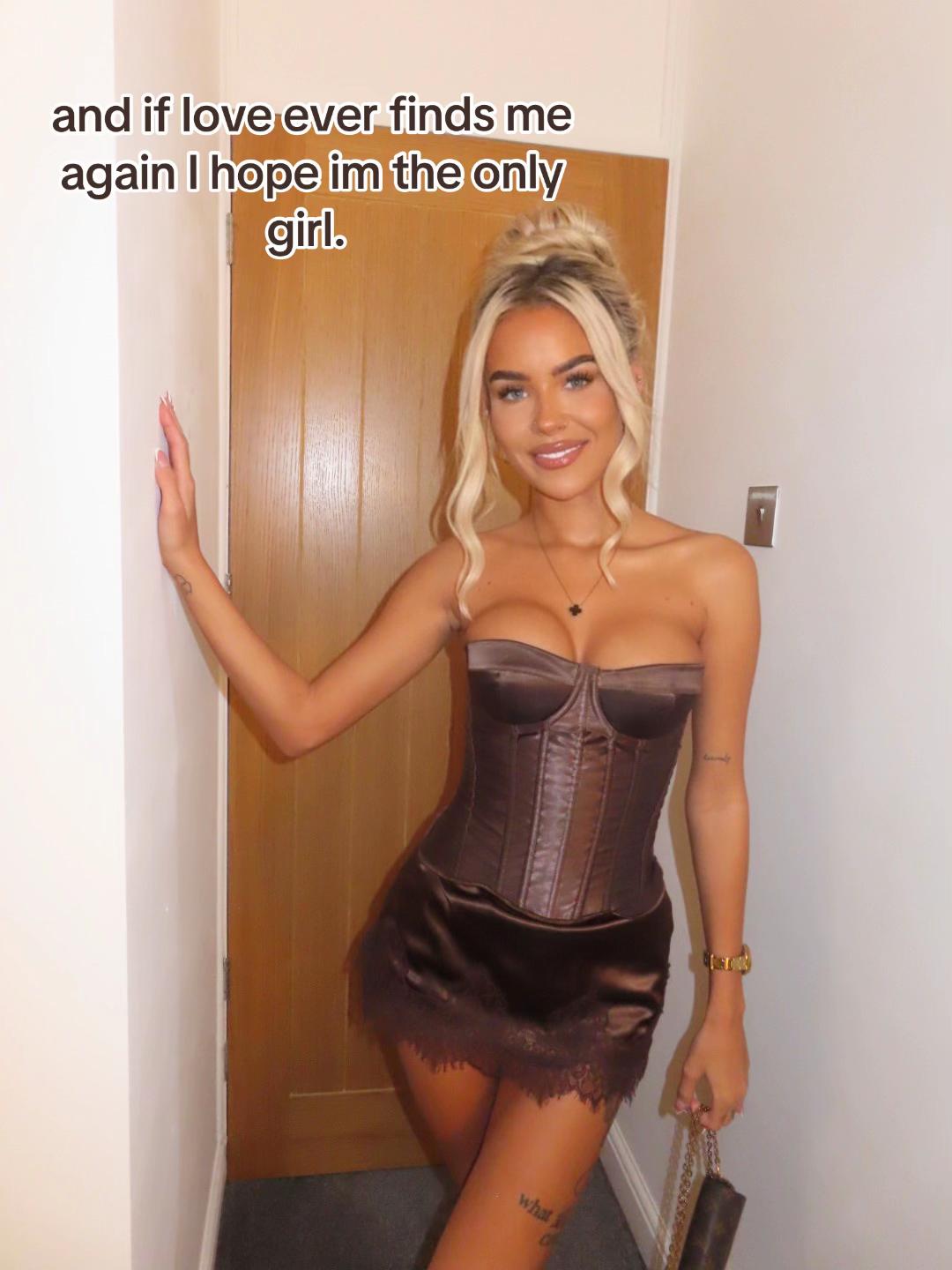 @elliesouthgate1