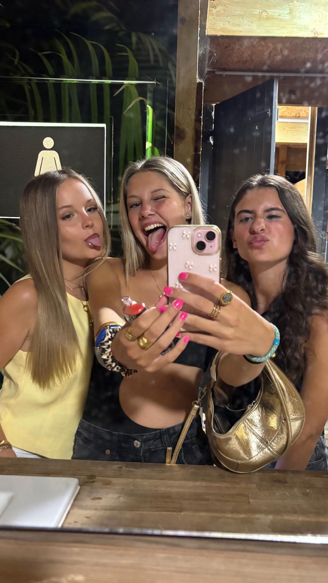 @Lou🌶️🧿🦋🐆