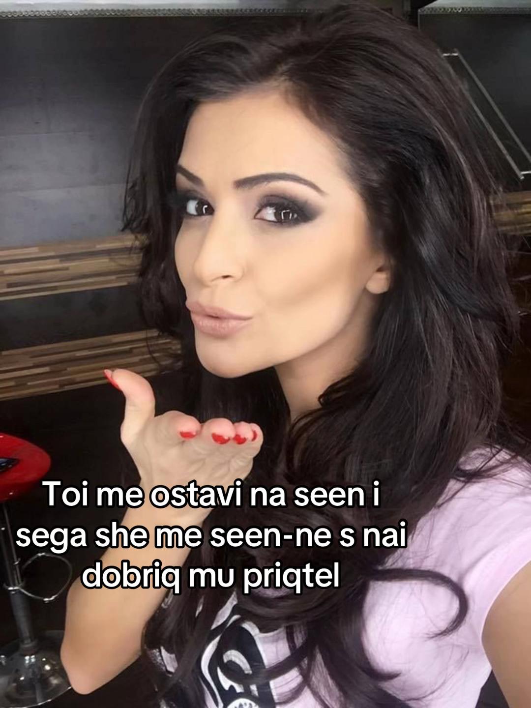 @👩&zwj;🎤