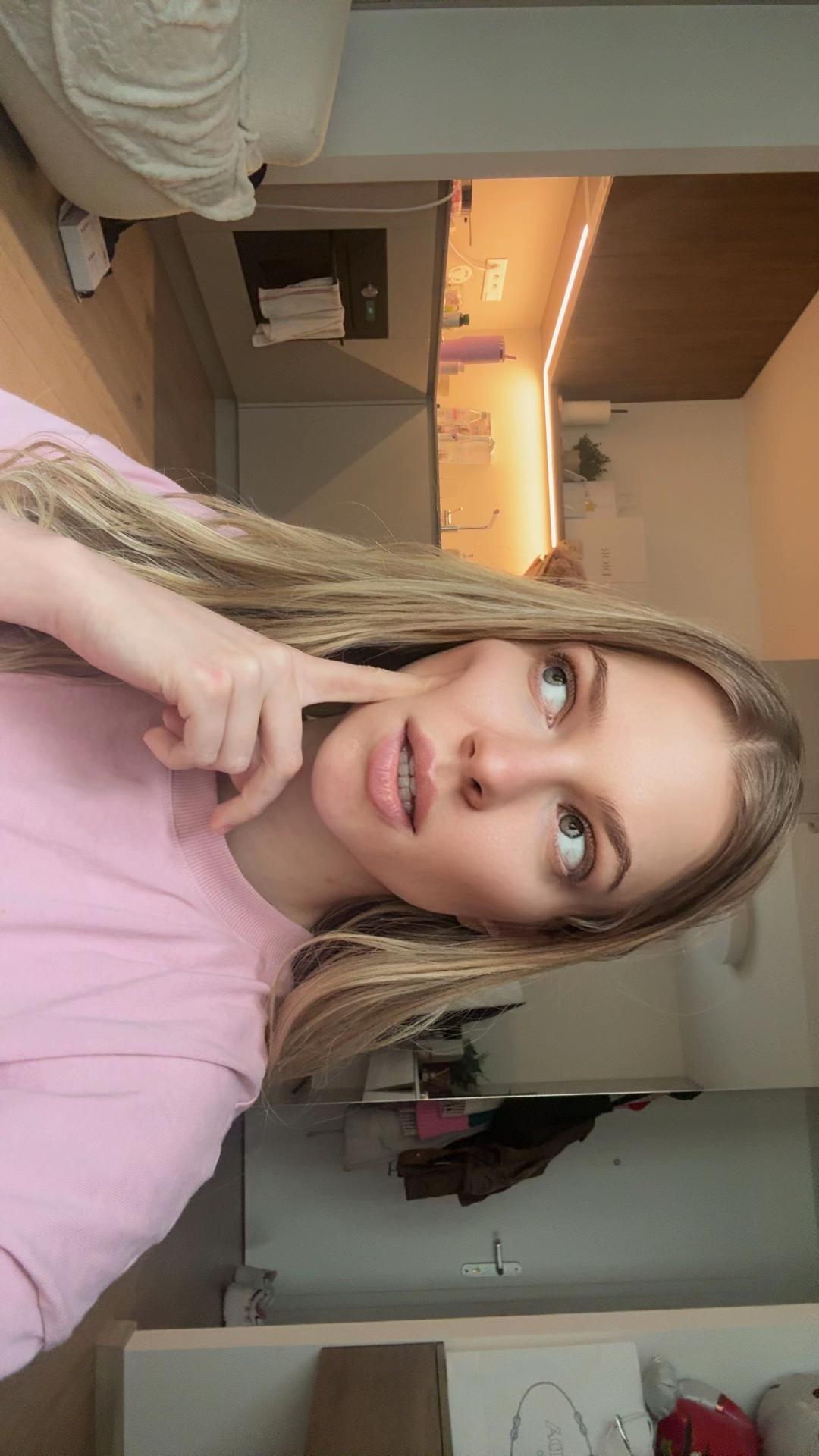 @Bella