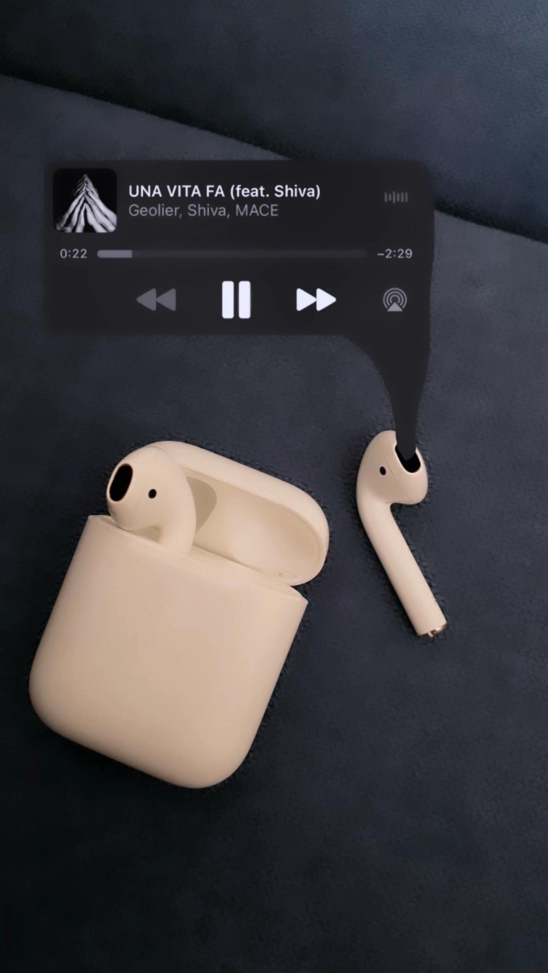 @𝟐𝟐
