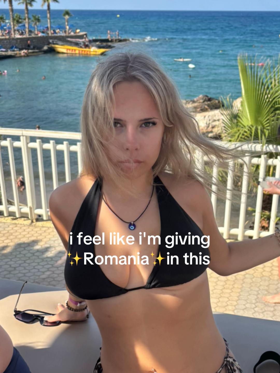 @hollyperring
