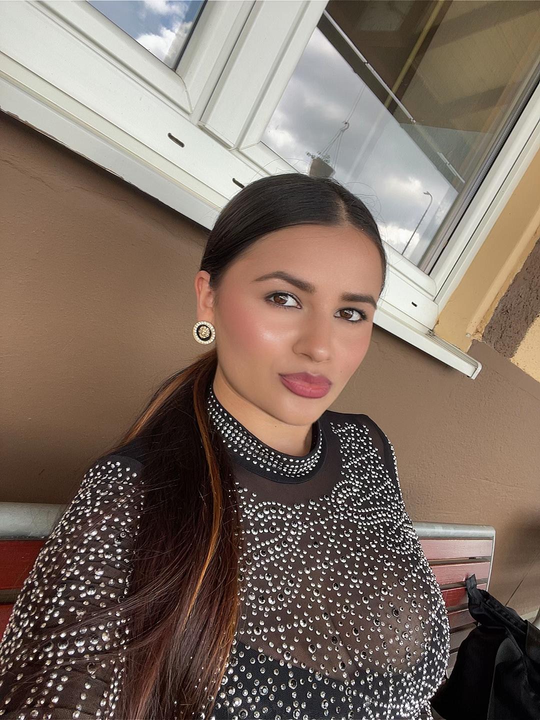 @𝗛𝗘𝗟𝗘𝗡𝗚𝗚𝗚&reg;️🎶🎤🎵