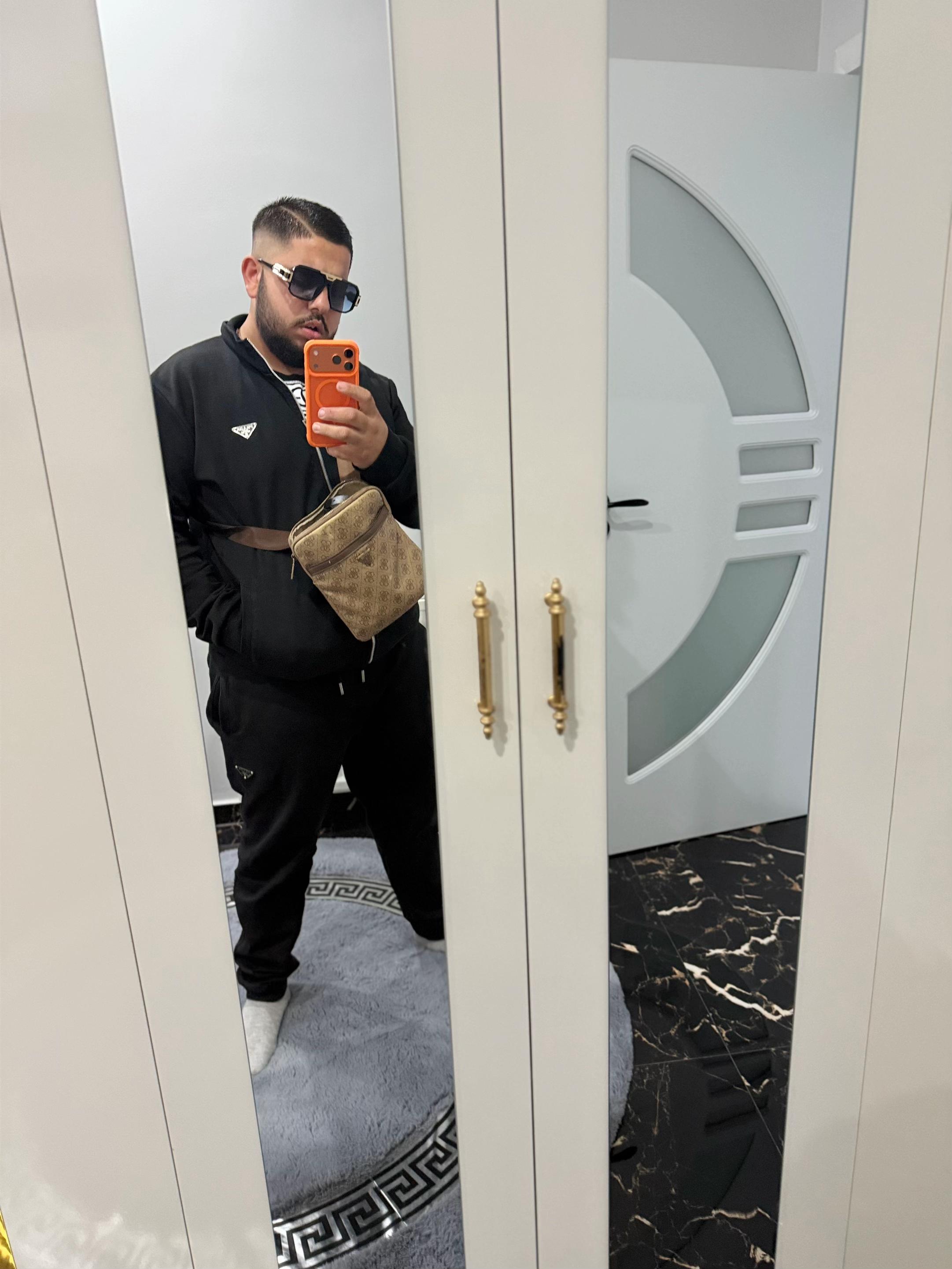 @JOHNNY.__.BIGBOSS