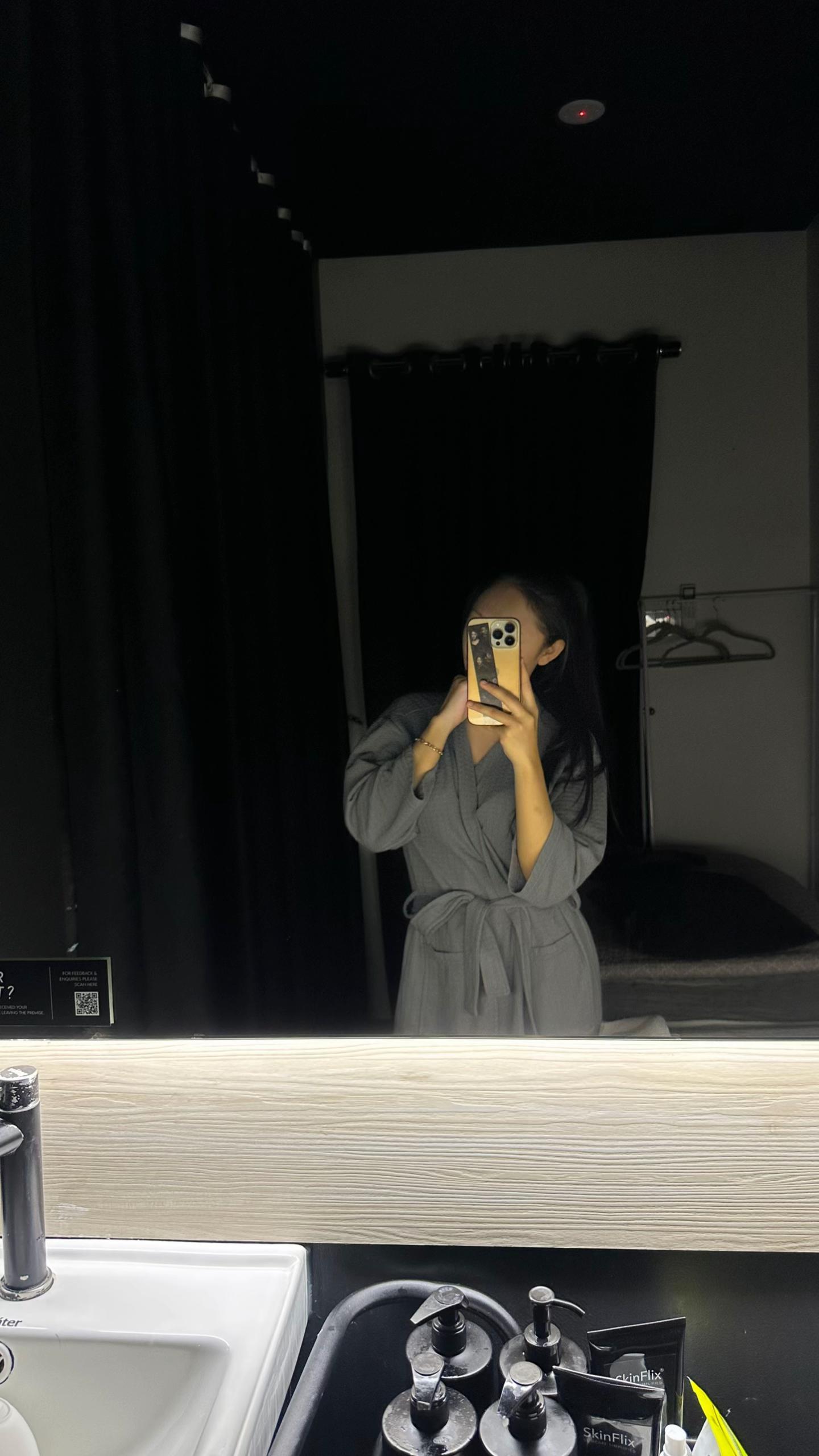 @isyanell