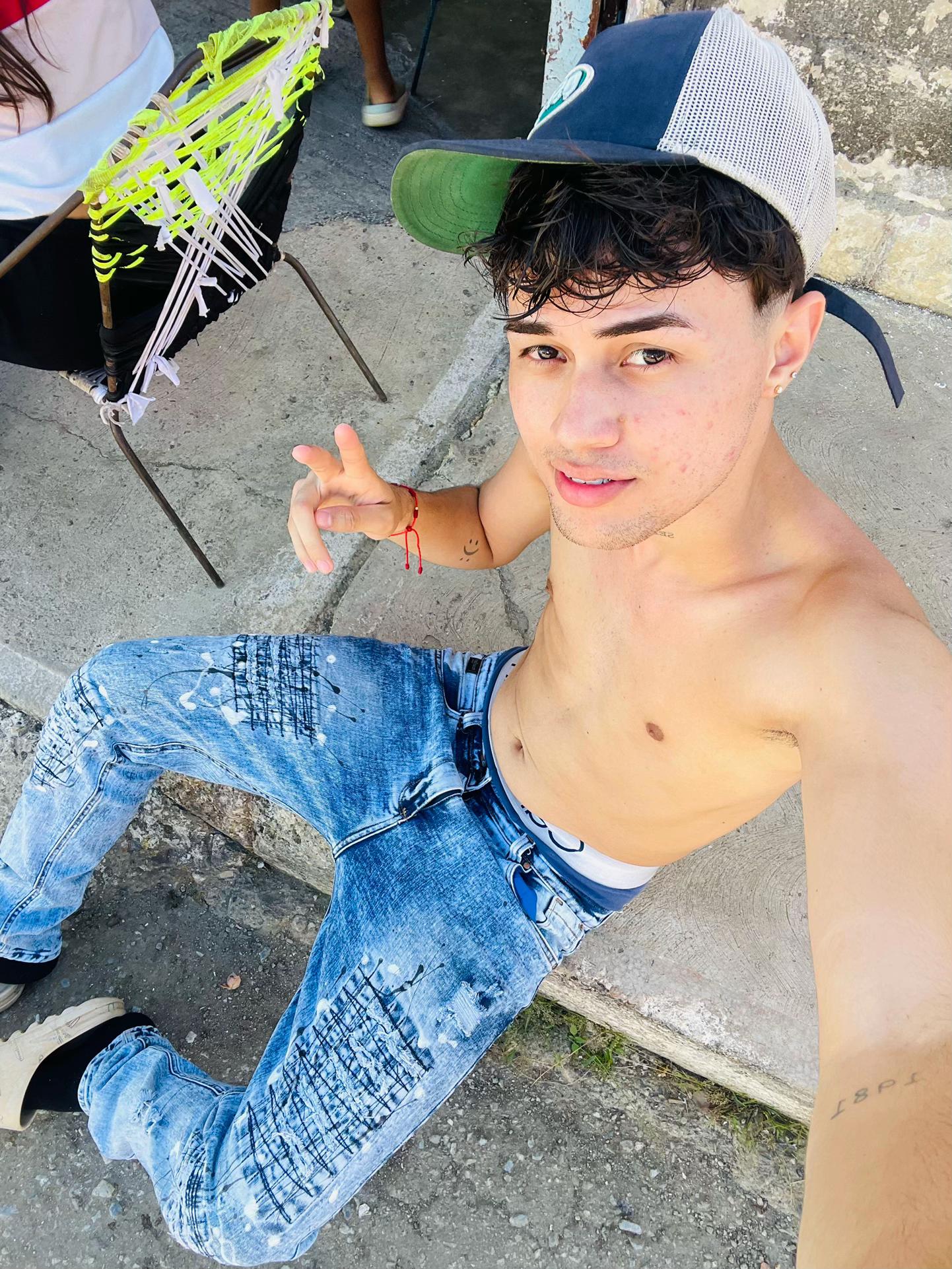 @Alessandro 🪐.