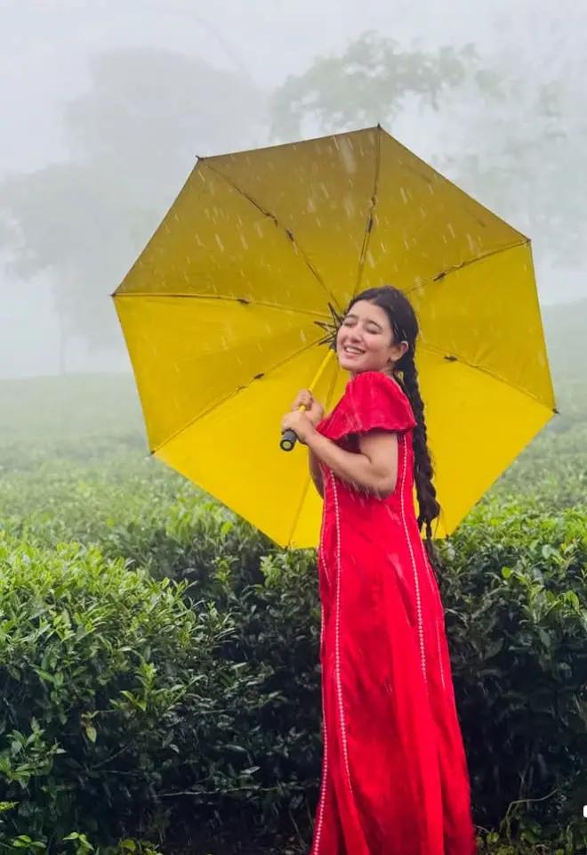 @Aratrika maity (রাই মুখার্জি)