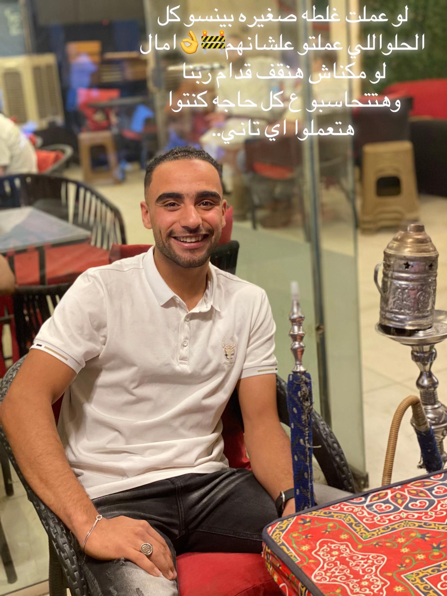 @دولفين في وسط قروش⚓🐬