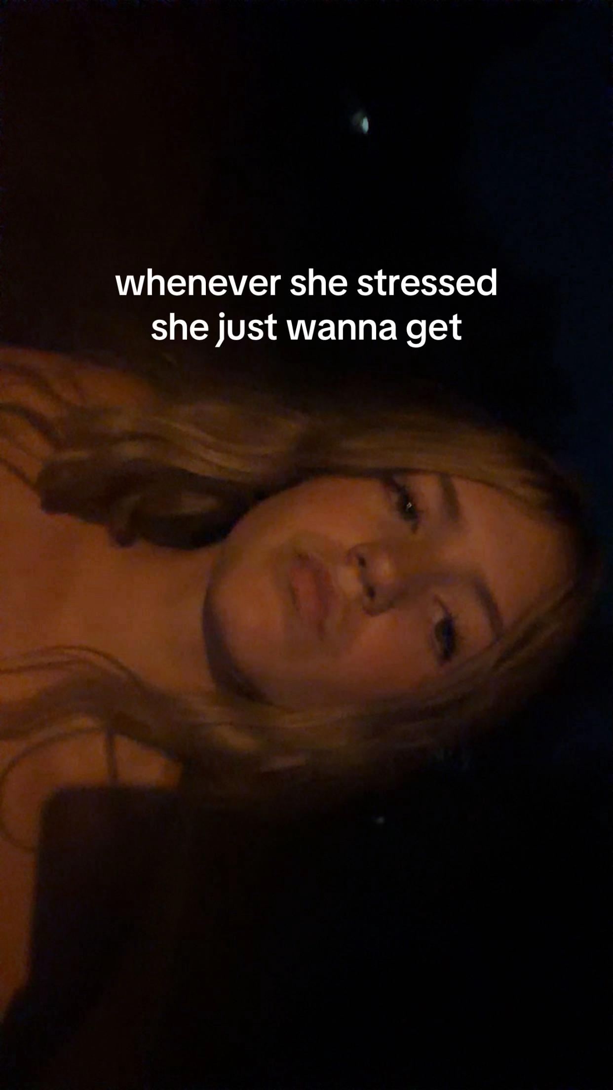 @🦦