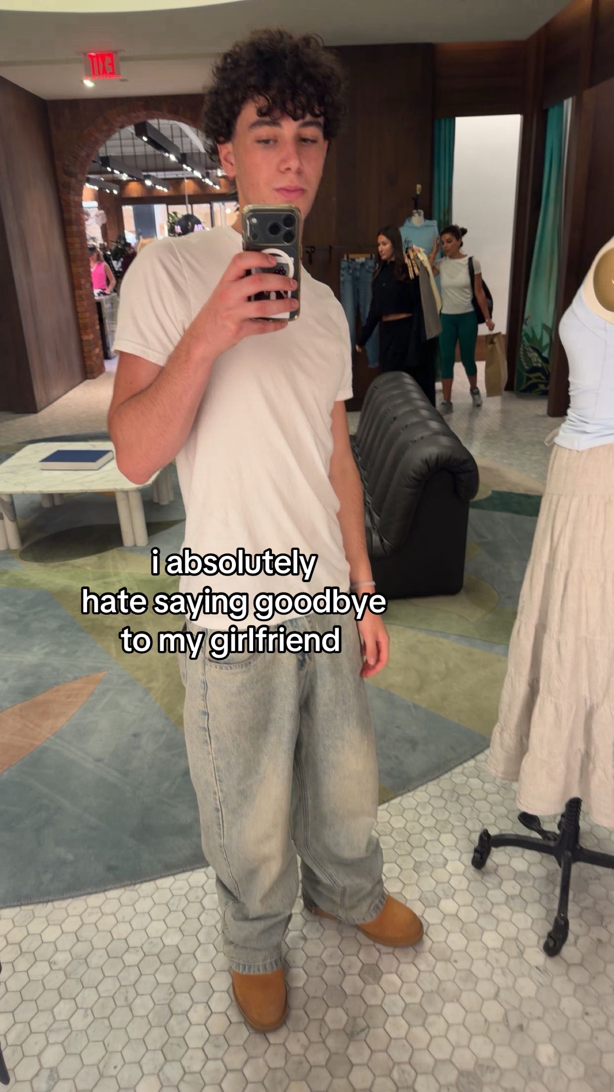 @⃟