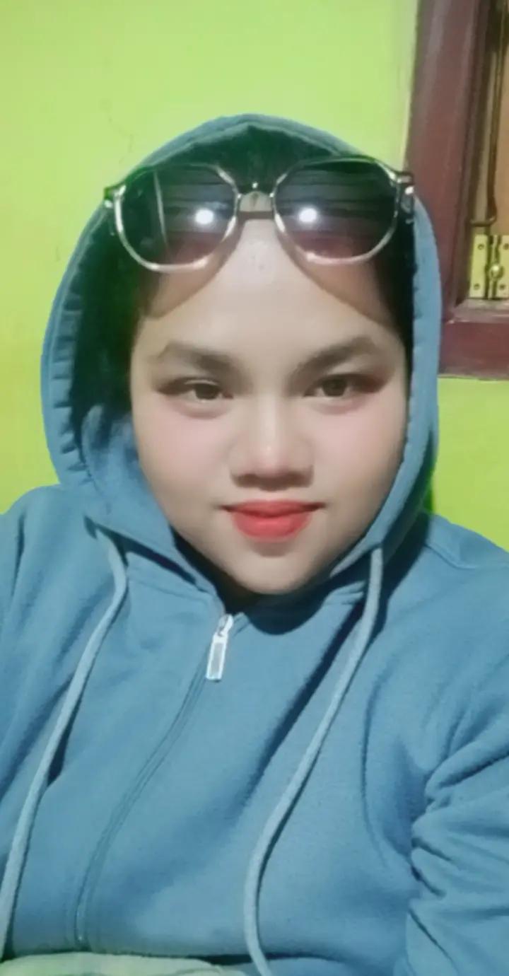 @Putry gemoy"😊