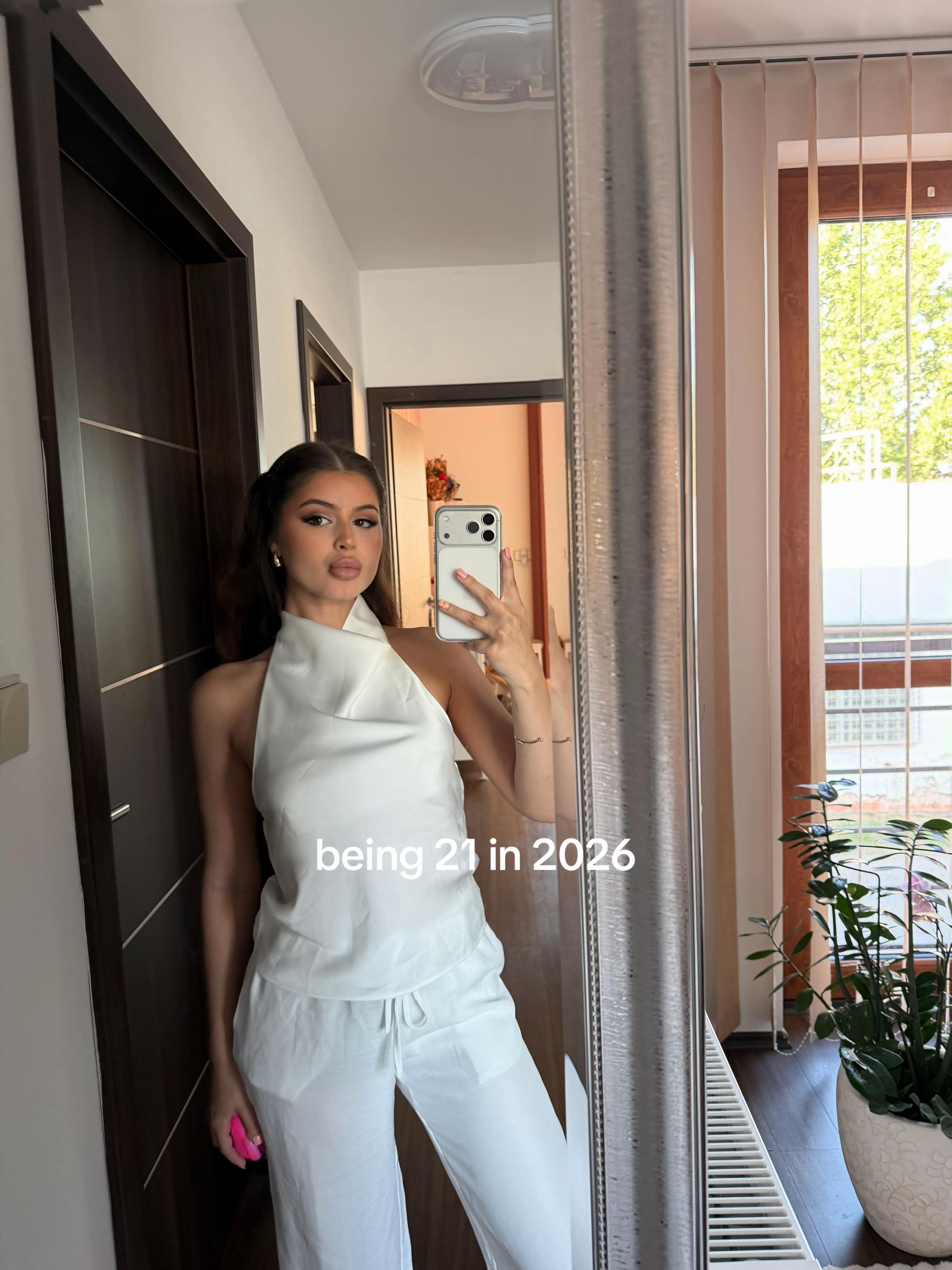 @Julie Santini