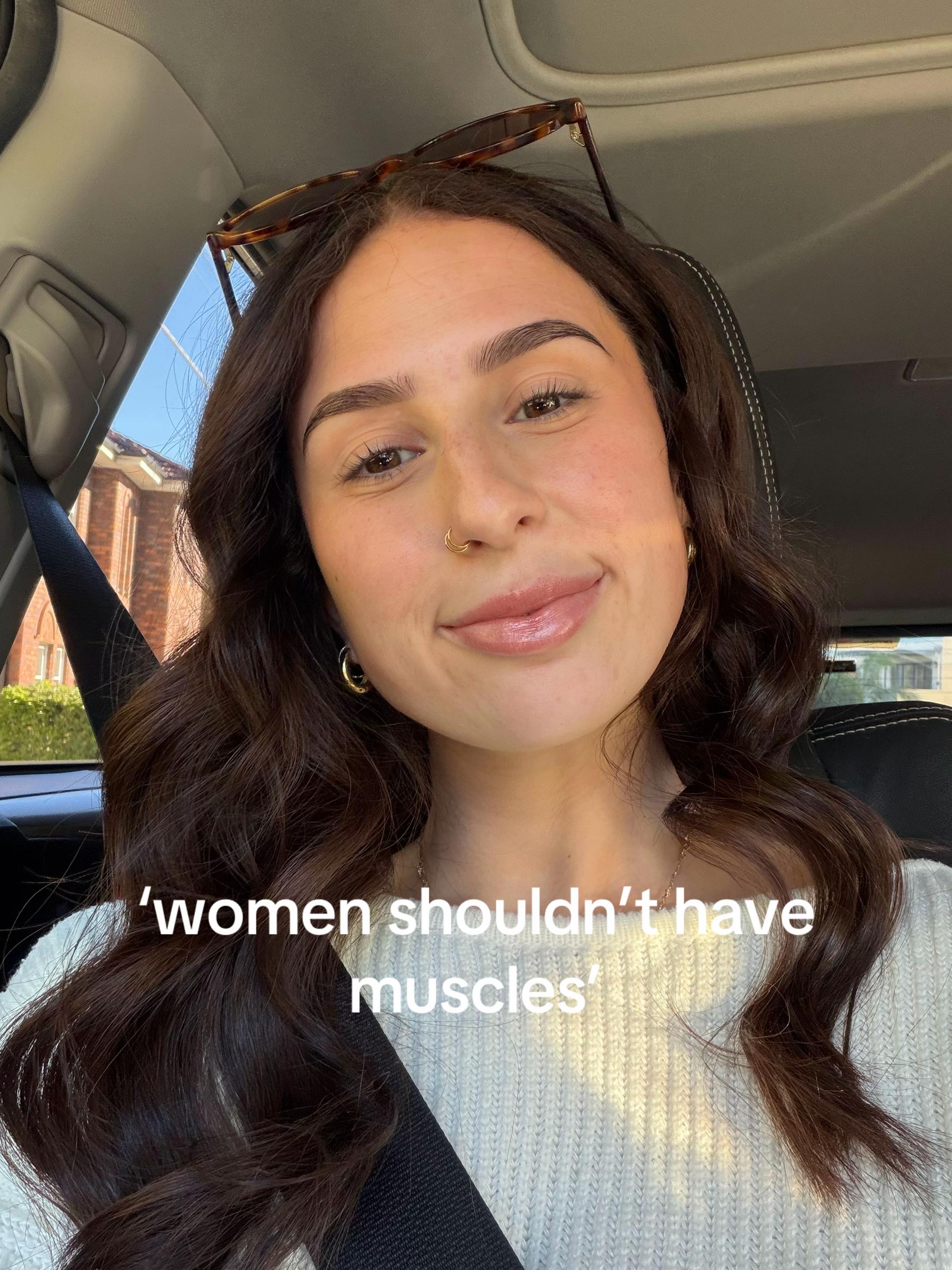 @isabellaloree