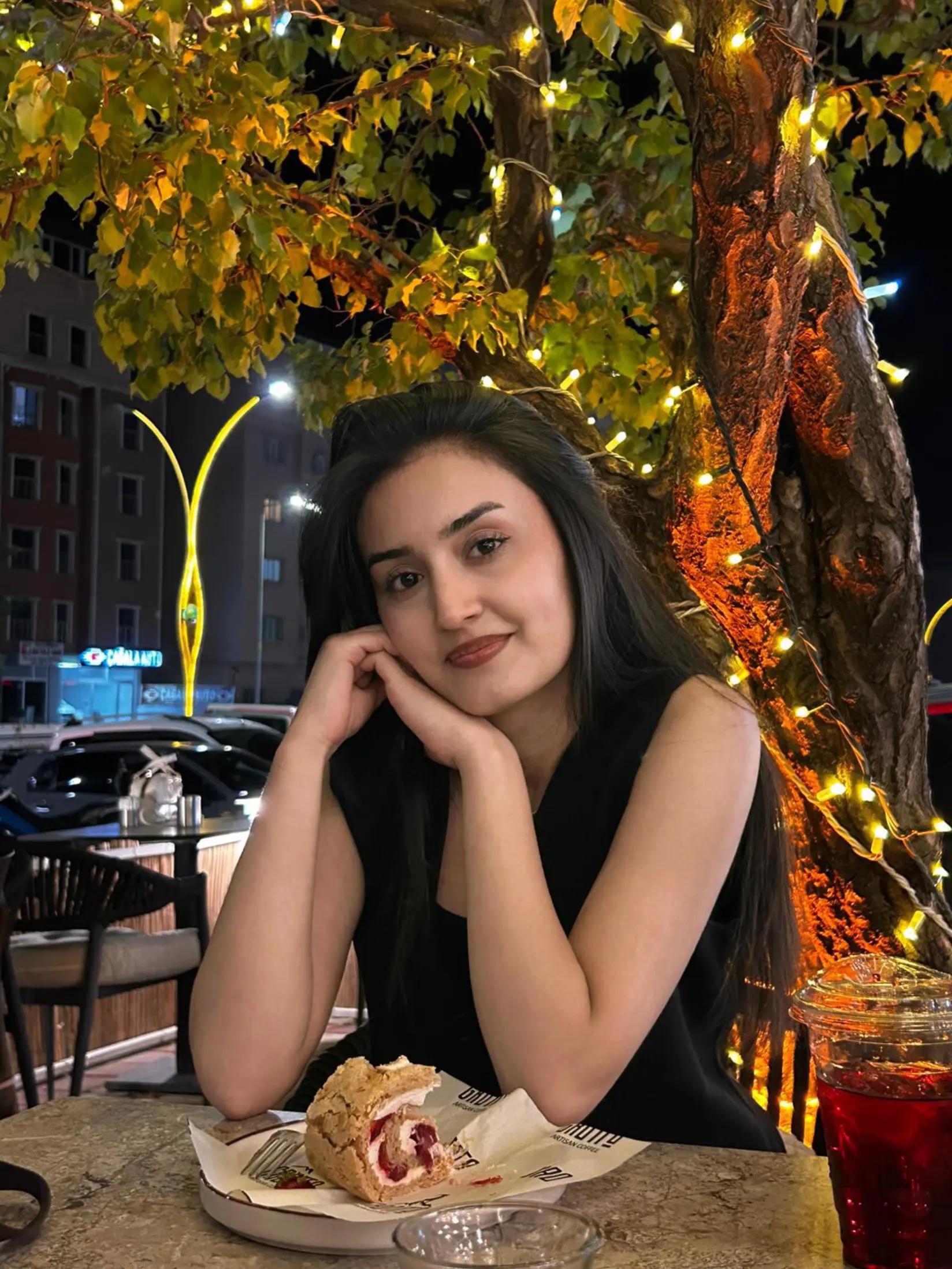 @𝓓𝓮𝓵𝓲𝓵𝓪