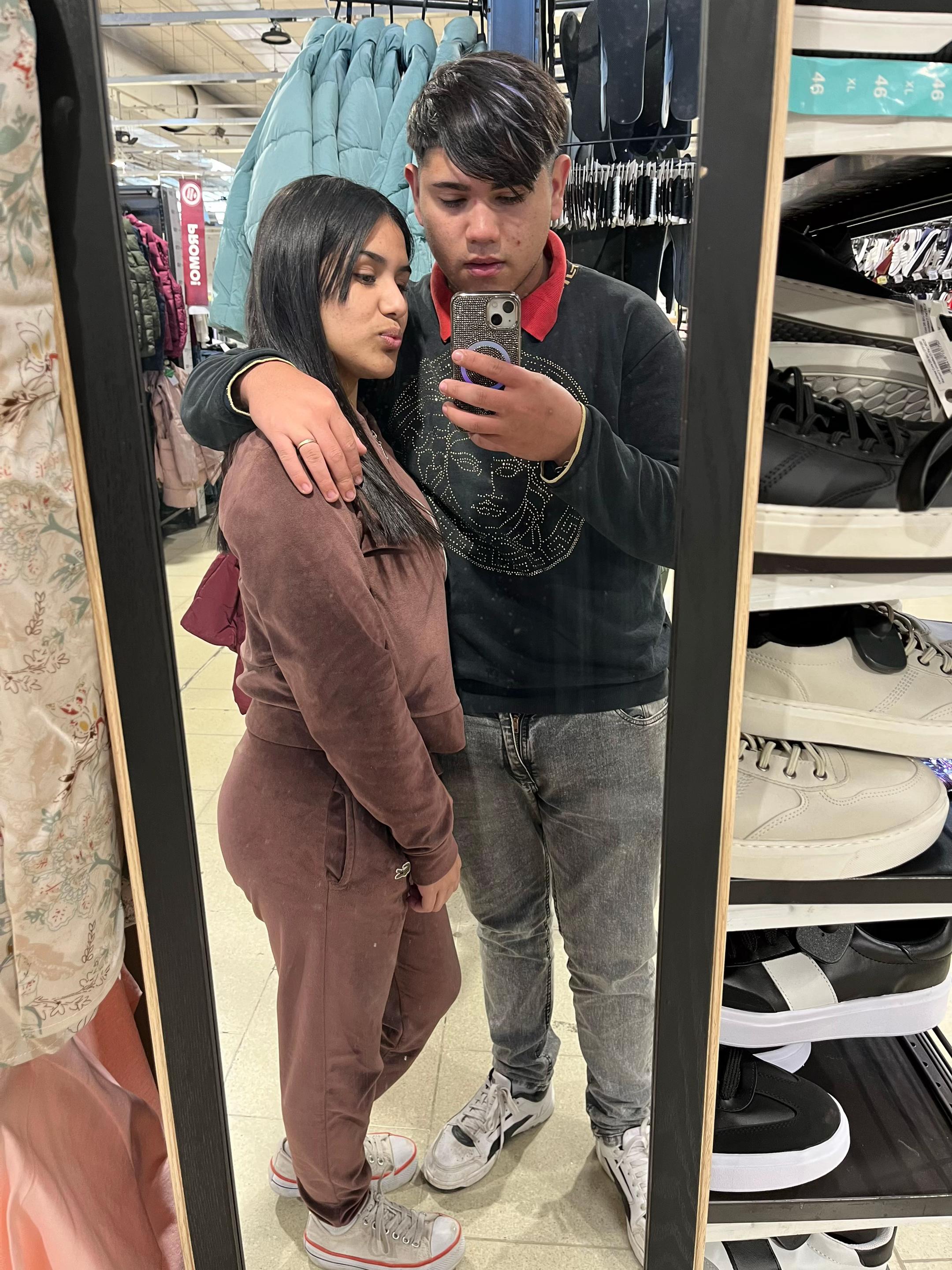 @𝓜𝓲𝓵𝓲 𝓫𝓪𝓻𝓻𝓮𝓻𝓪❤️