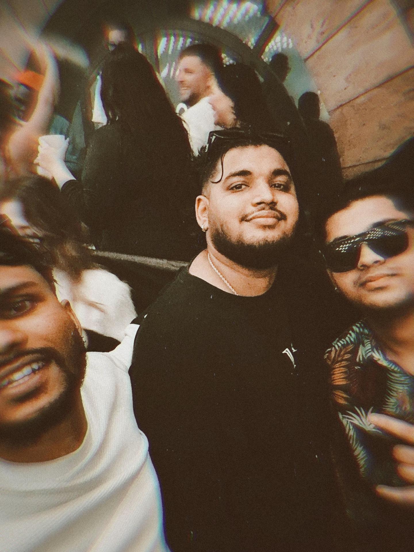@Thilii 🇱🇰🇫🇷