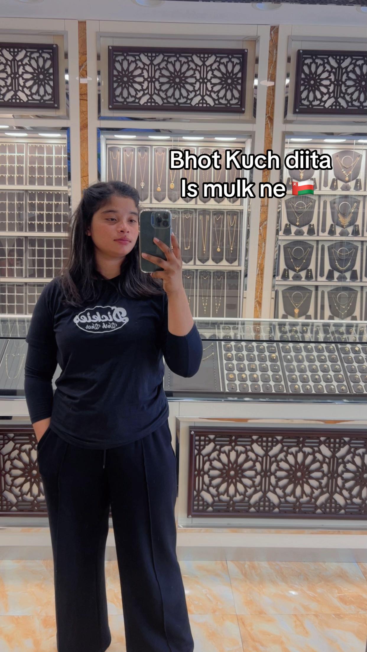 @(Nishubattra) world queen 👸