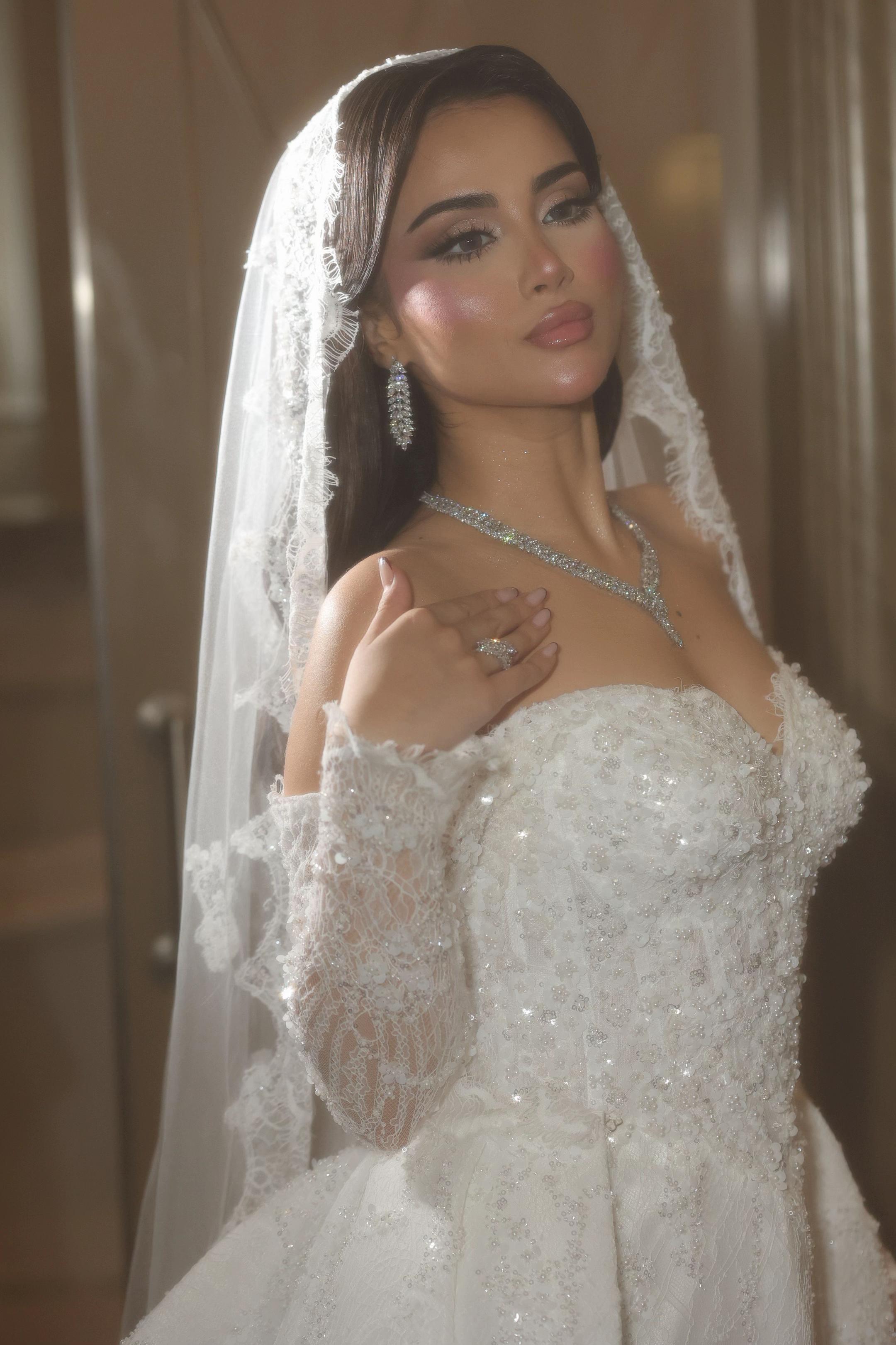 @Aisha makeup artist