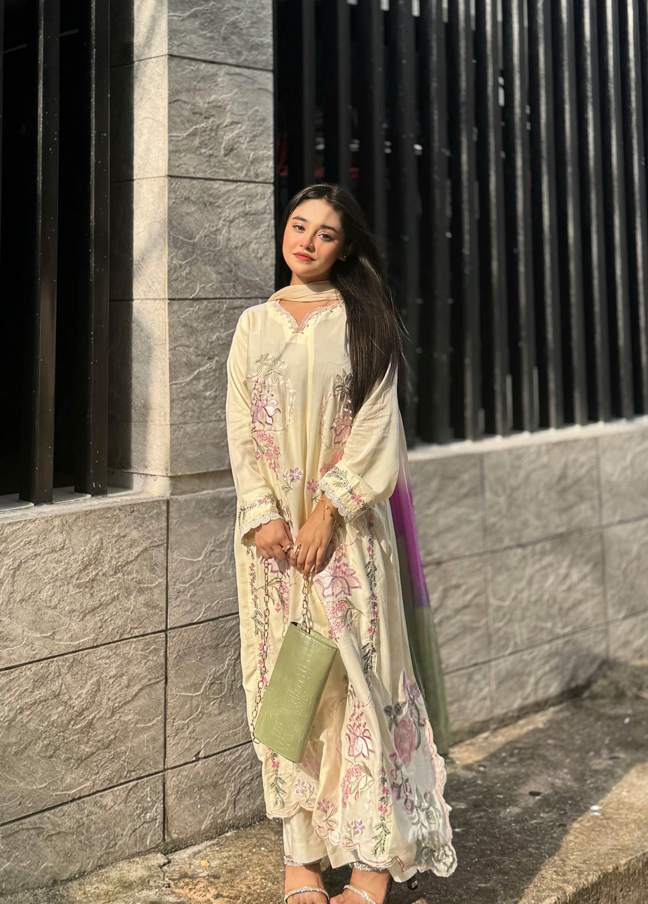 @Anisa ibnat khan