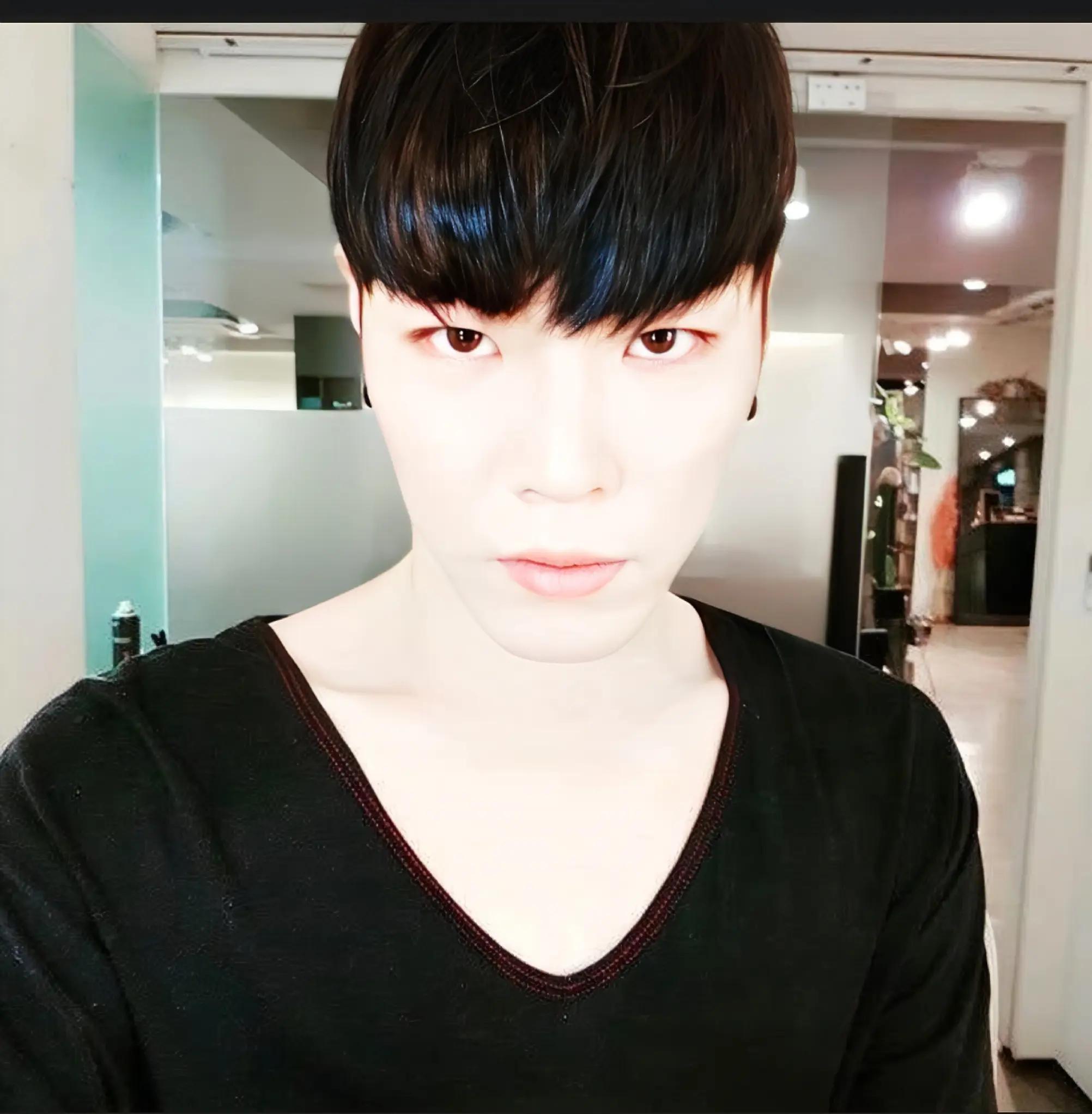 @유니