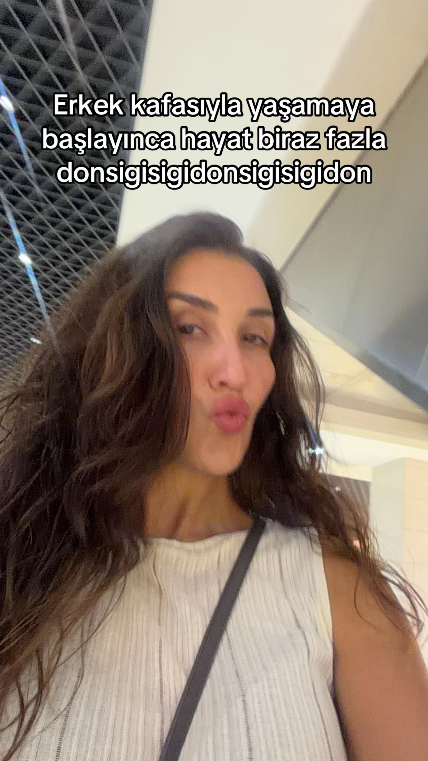 @&Ouml;zge Can