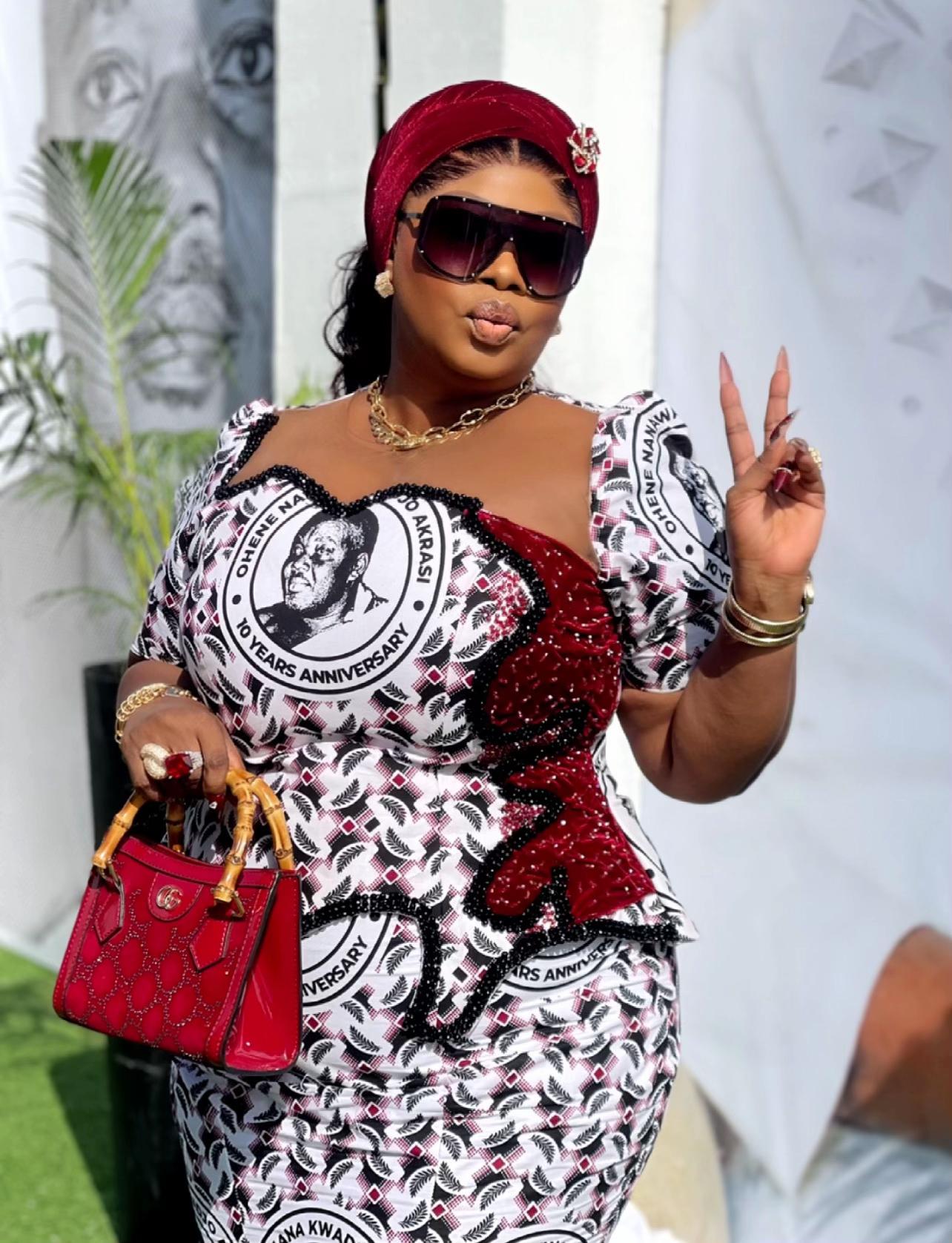 @Lyk_A_Royal