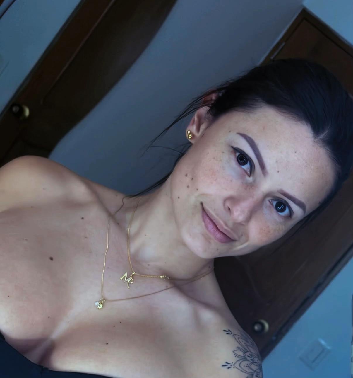 @M&oacute;nica