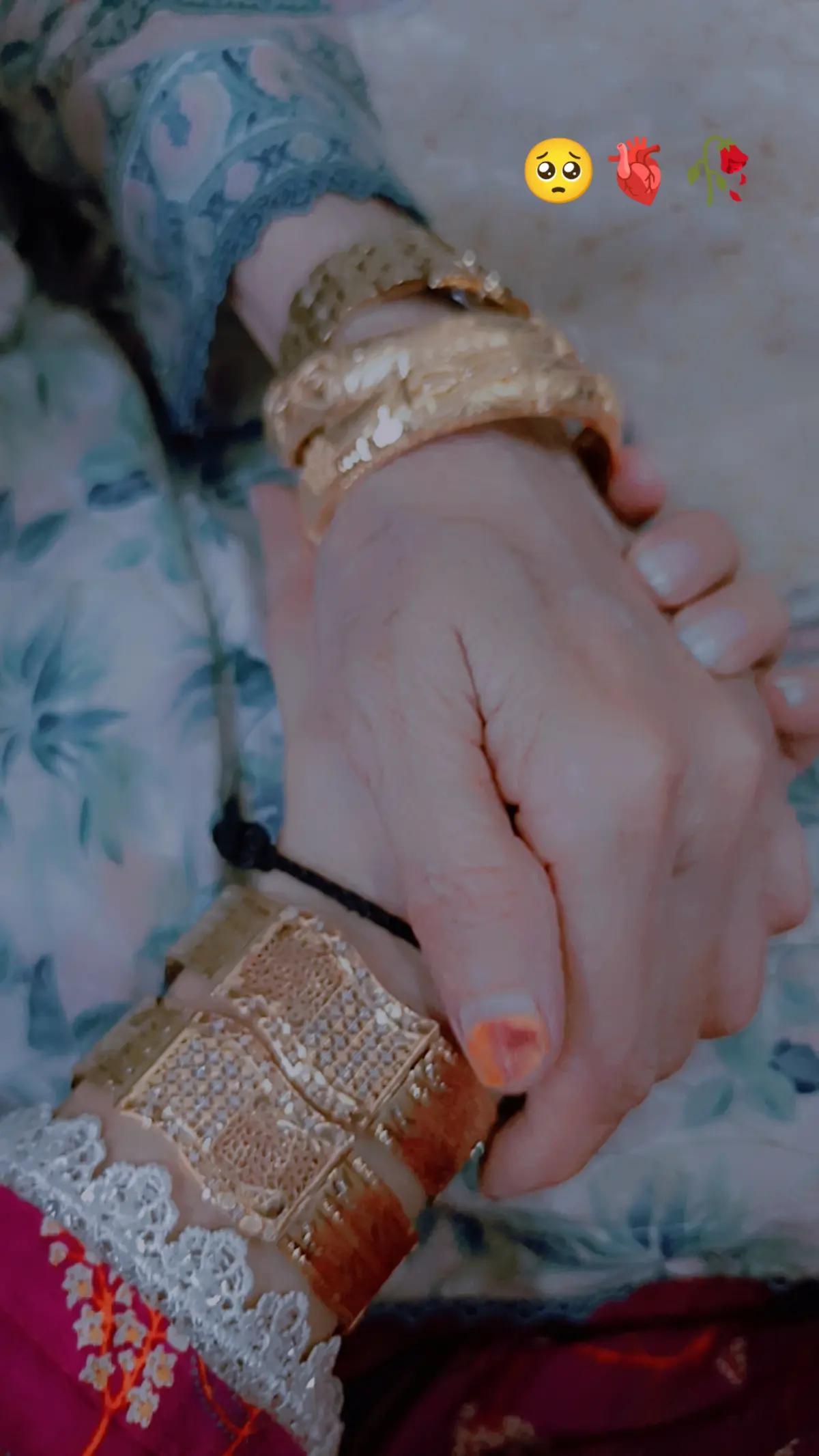 @khanikhani🖤🥀