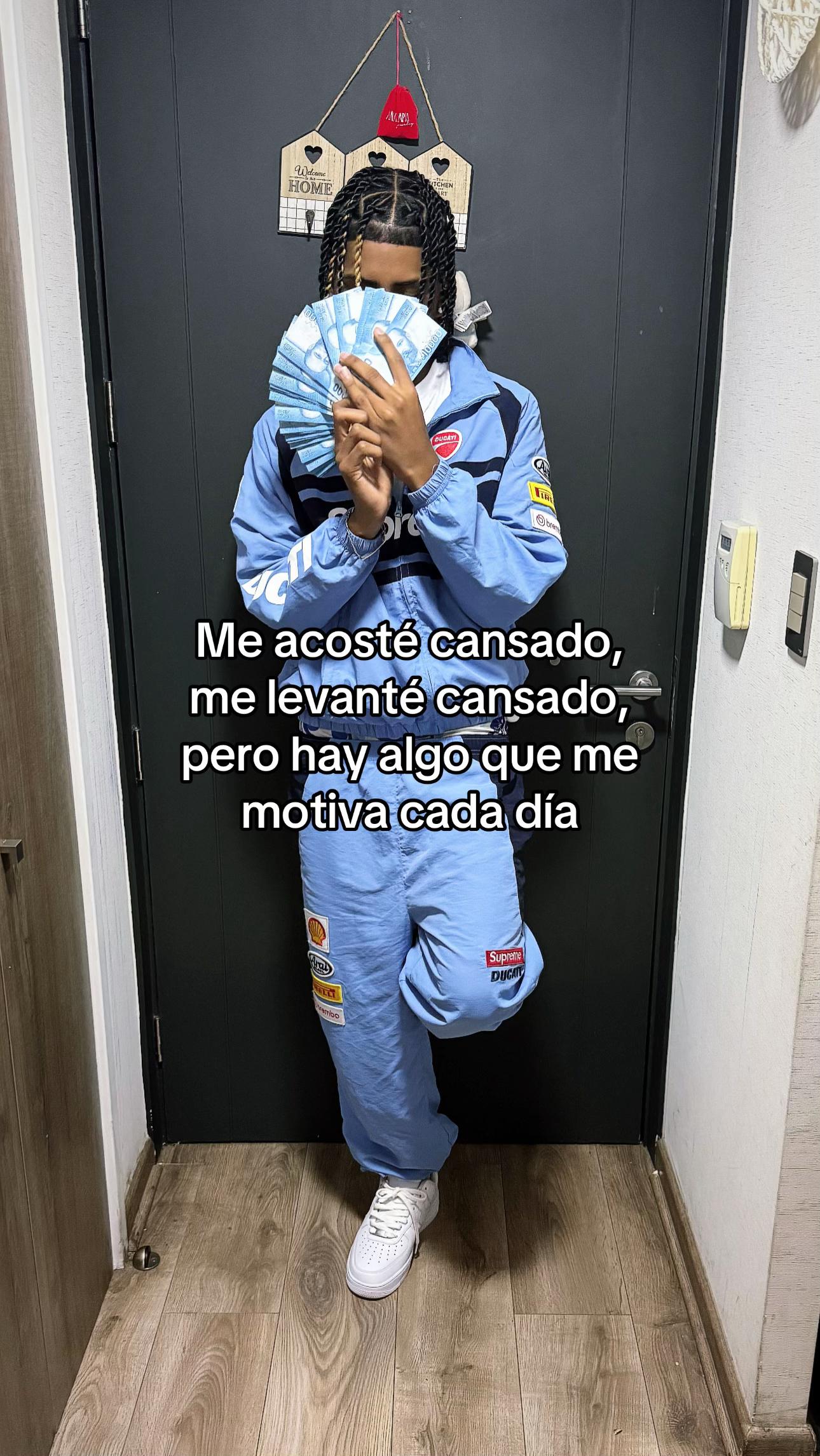 @8TR3Y