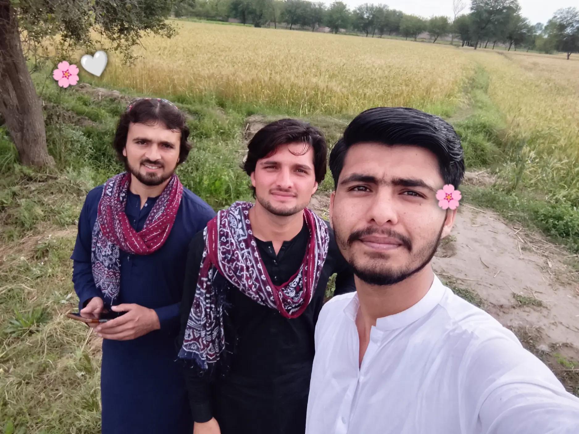 @{Miaنi🌸🤍}&deg;^&deg;