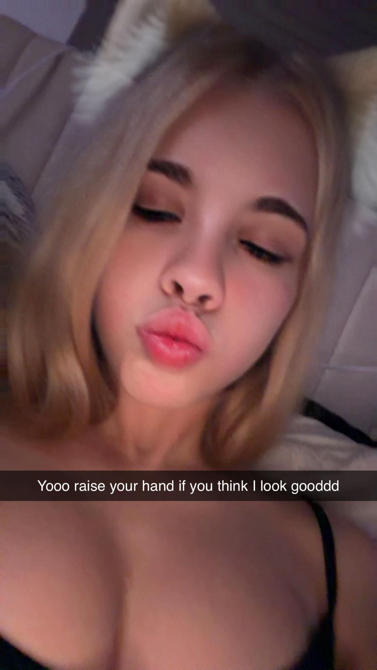 @🐚 🎀  elyza young 🎀  🐚