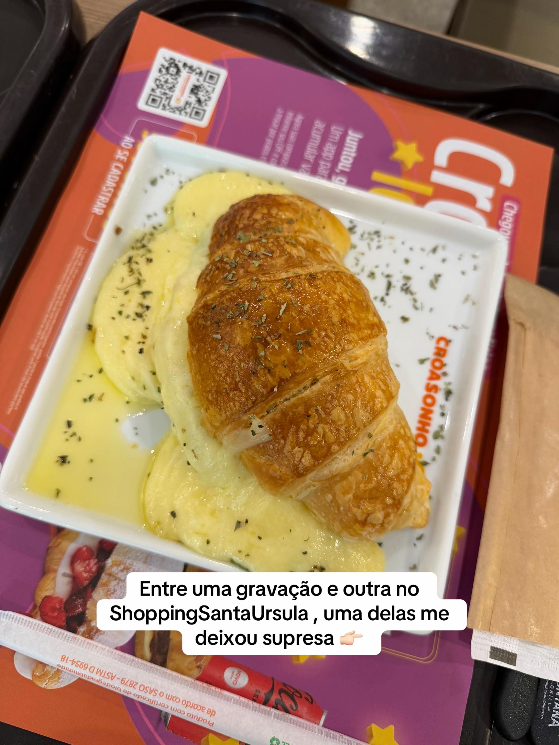 @anadelamonica
