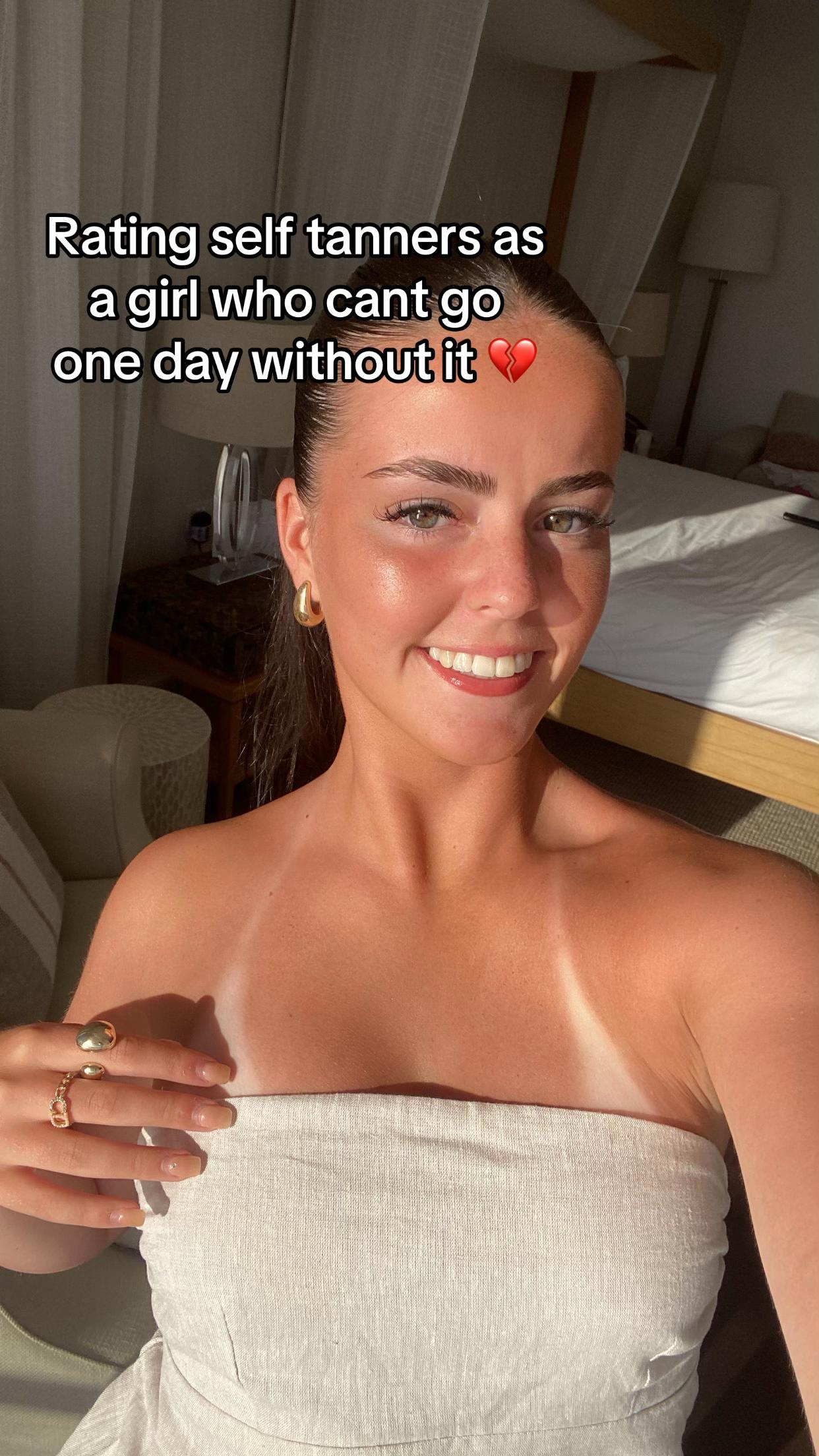 @JEMMA MOSCHINI