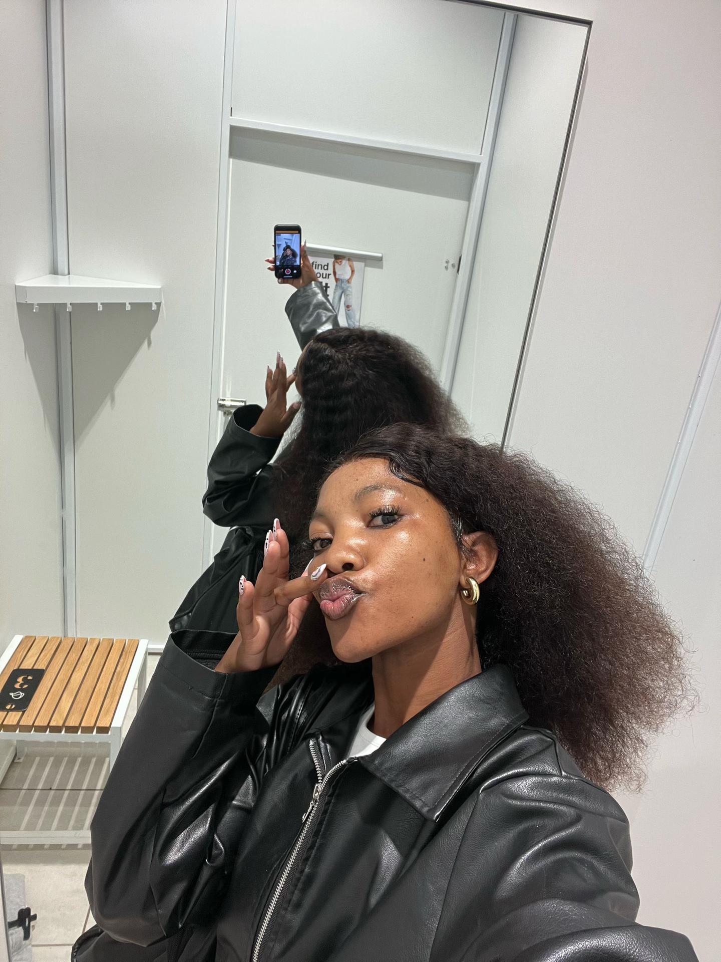 @Pozisa ntlahla