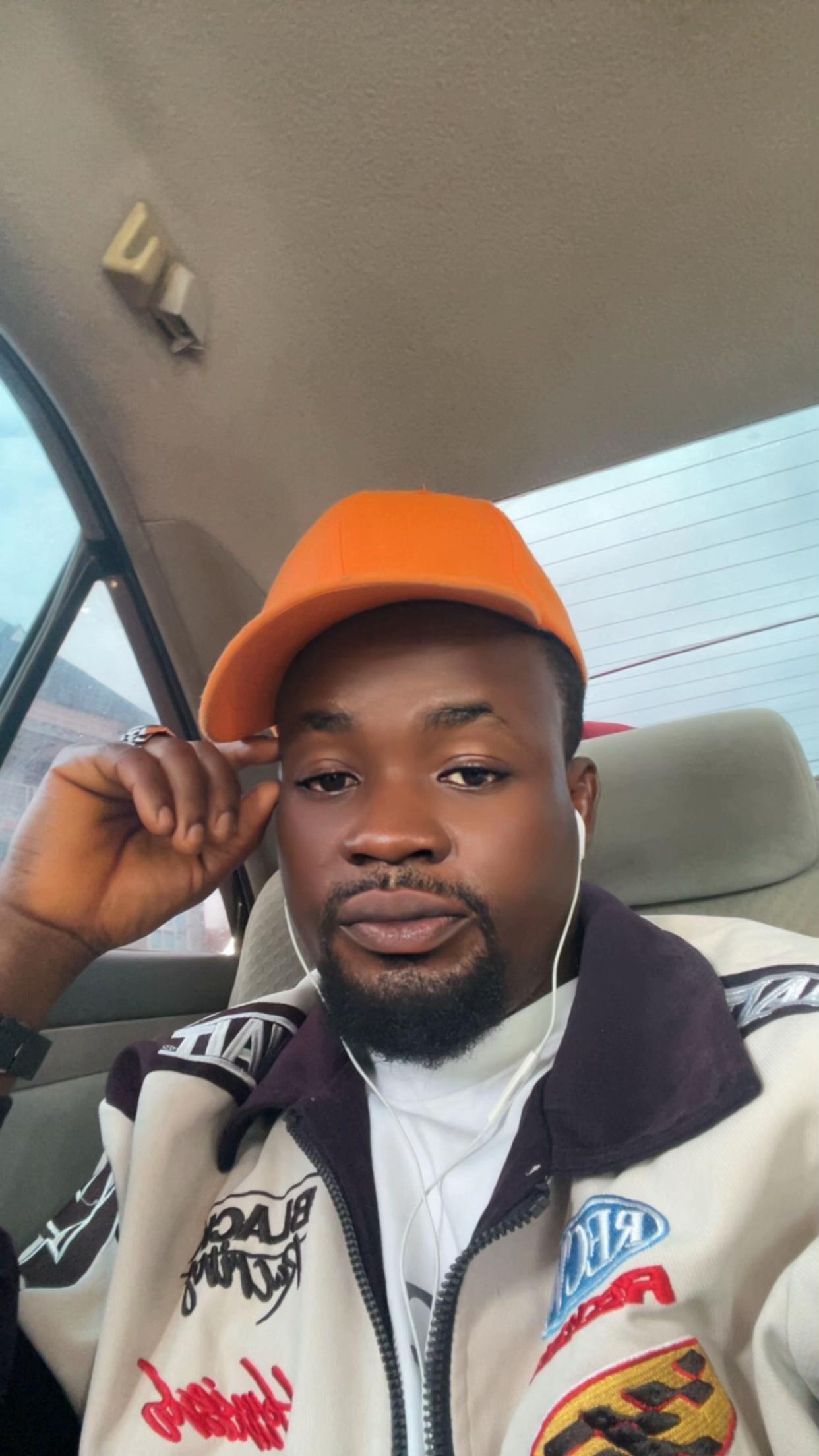 @OLAMILEKAN👑👑🤴🤴