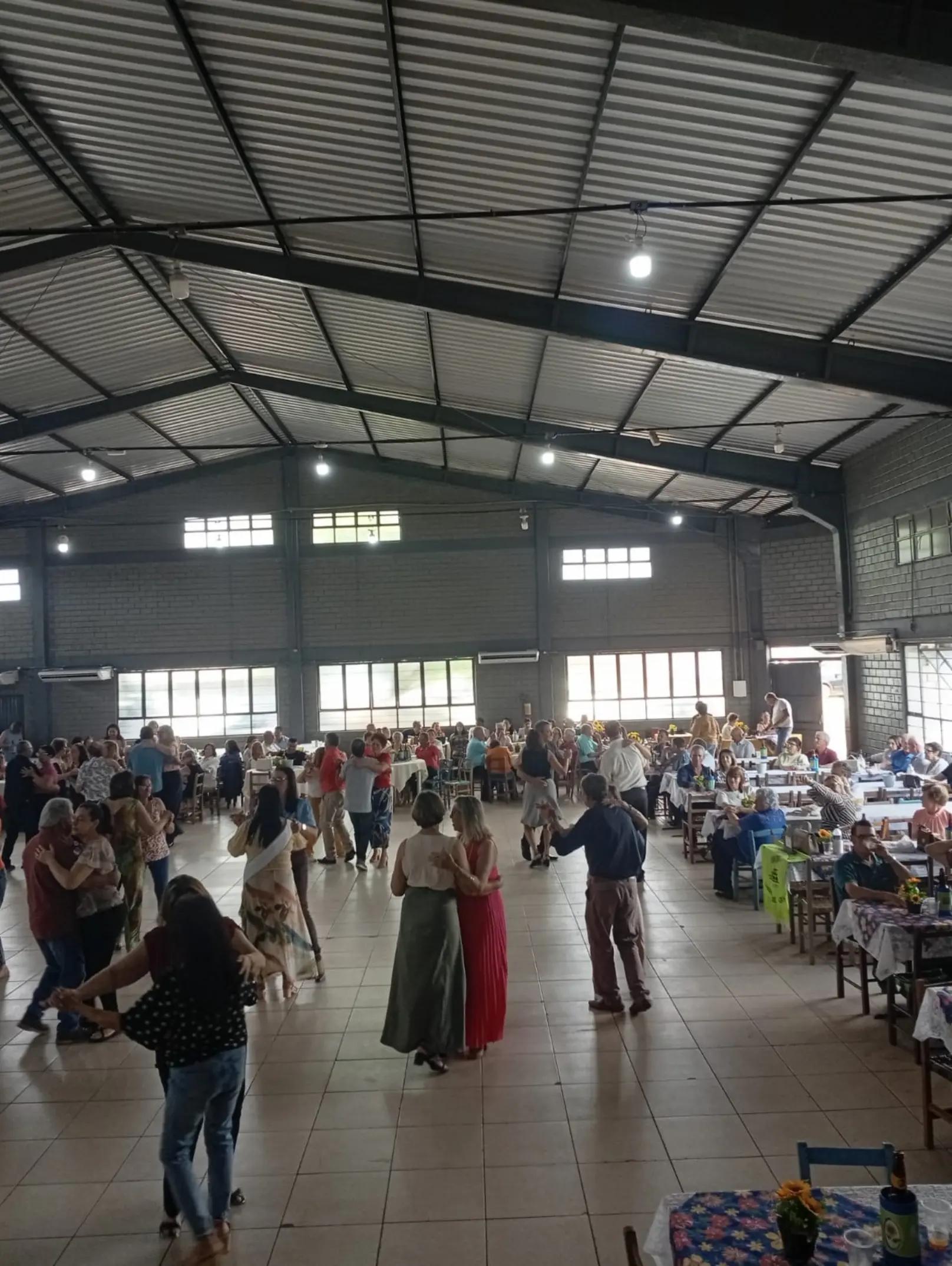 @Três Hermanos