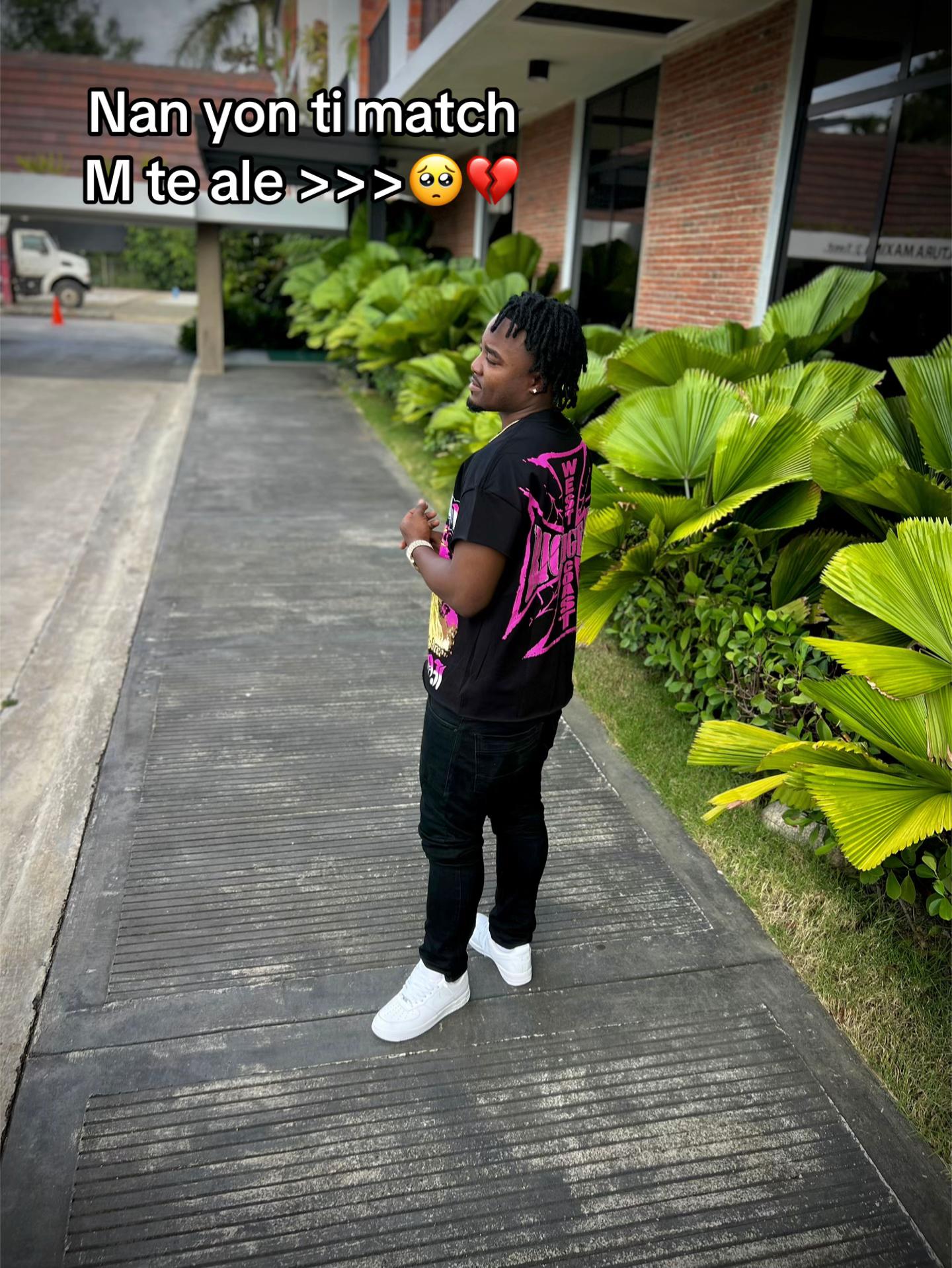 @𝖕𝖑𝖆𝖞𝖇𝖔𝖞 KENS🤴🏾🤍🇭🇹