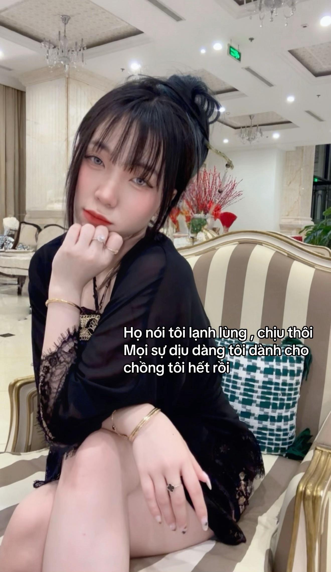 @Si&ecirc;ng v&agrave; nh&igrave;u t&igrave;nh