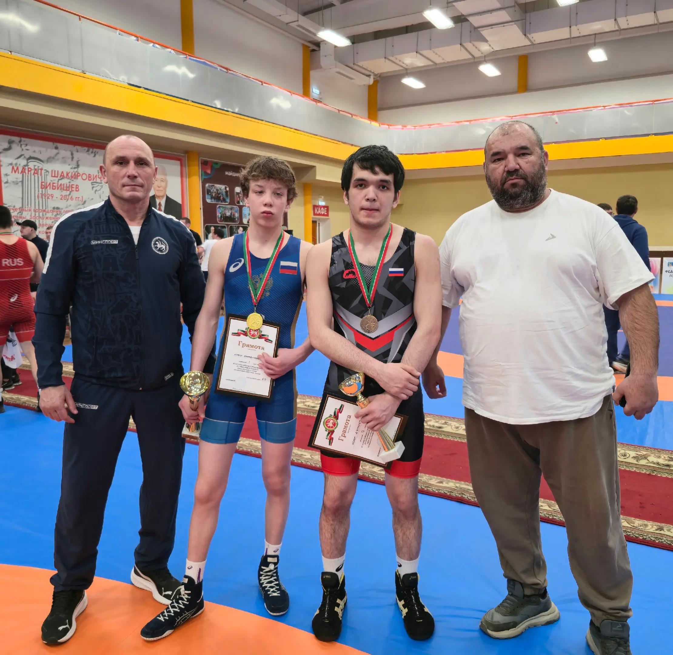 @Wrestling coach🤼♂️